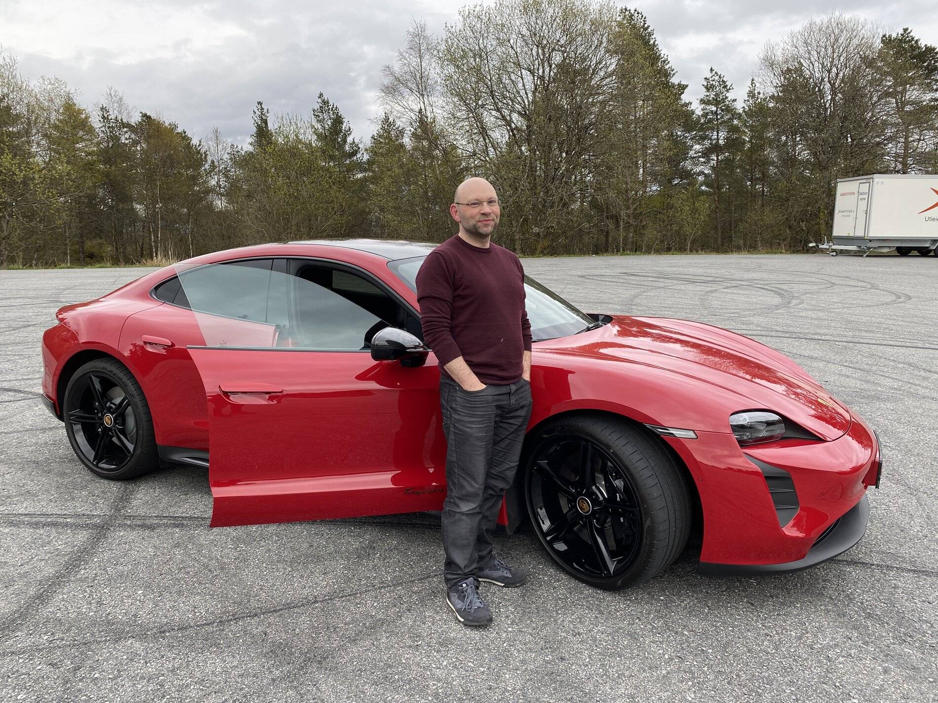 Porsche Taycan CARMINE RED Taycan Club IMG_3958.JPG