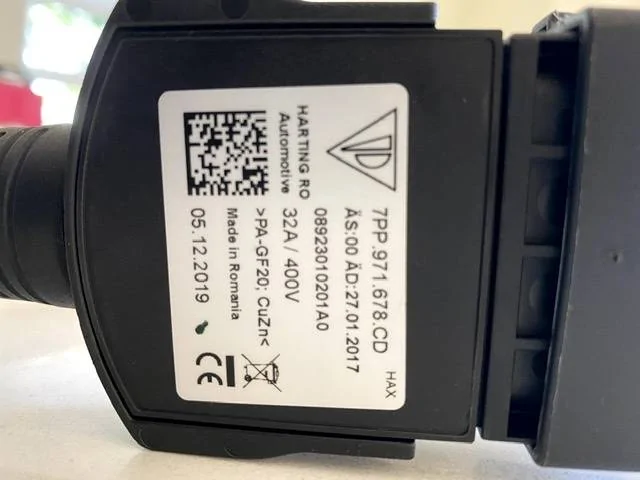Porsche Taycan Mobile Charger 716FDBF1-1A01-4D80-9677-3EFE0661EFBF