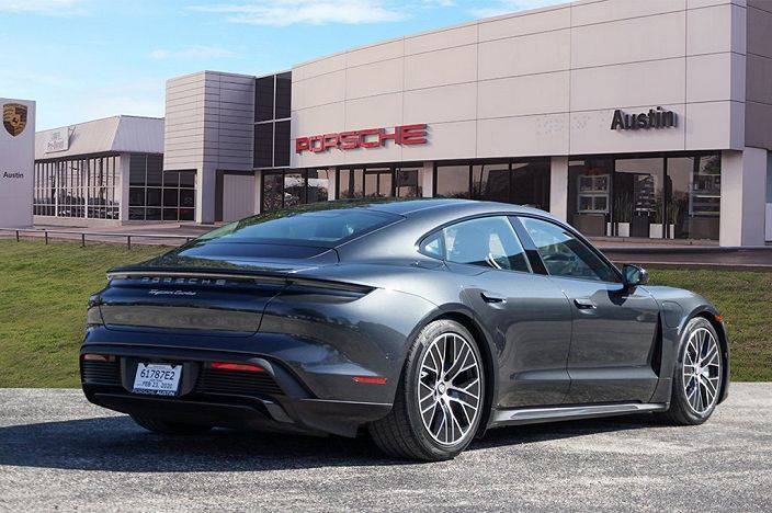 Porsche Taycan Volcano Grey or Dolomite Silver? 704x-