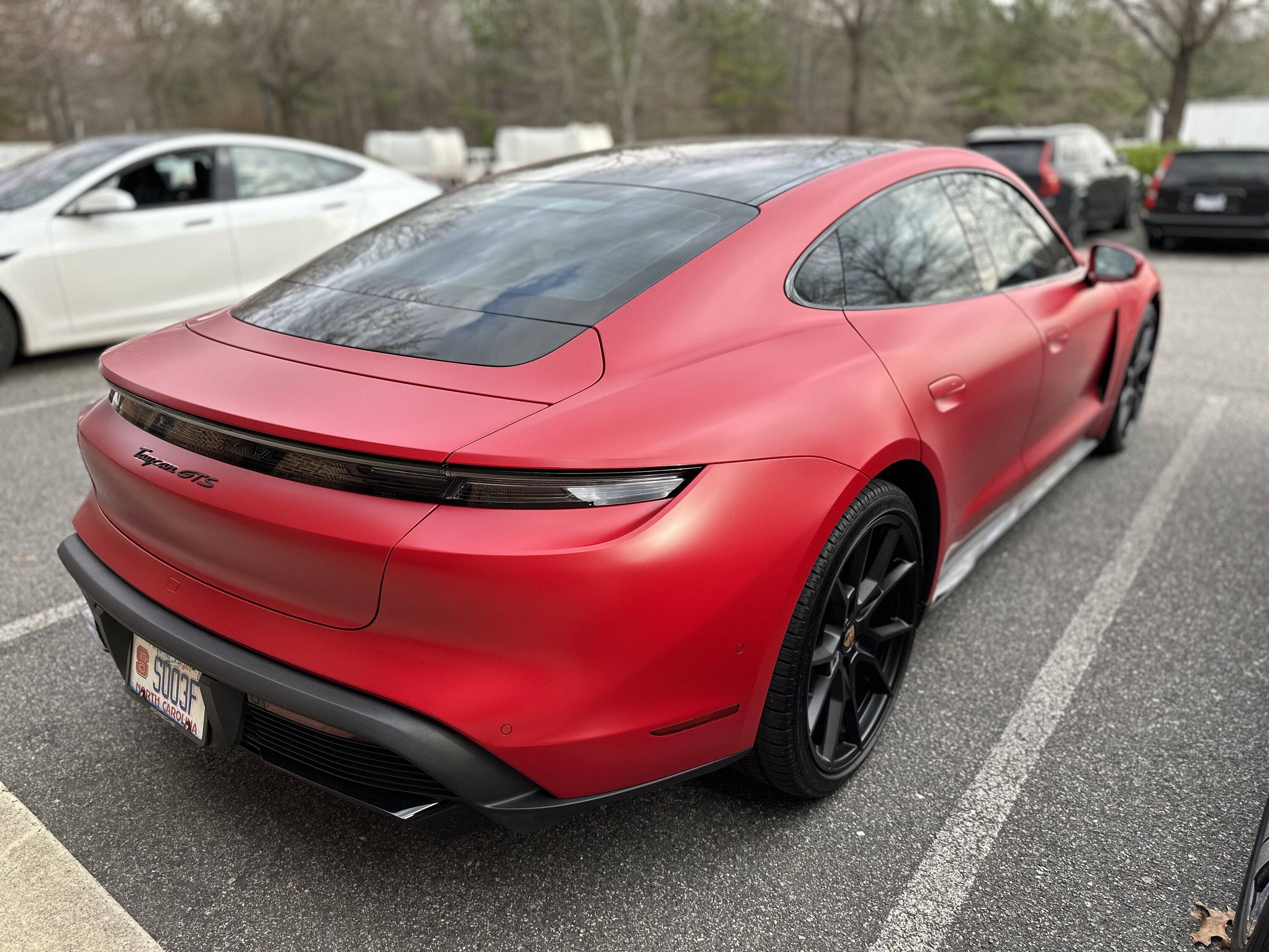 Porsche Taycan CARMINE RED Taycan Club 594668AC-CD46-4BD4-A29B-C9CCE67DCFE2