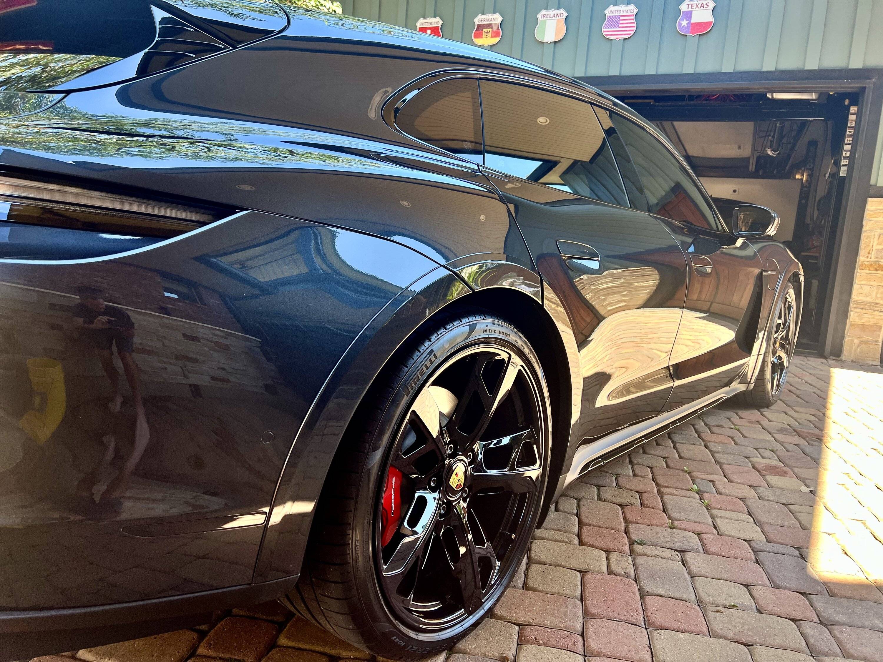 Porsche Taycan Rear bumper reflectors IMG_5247