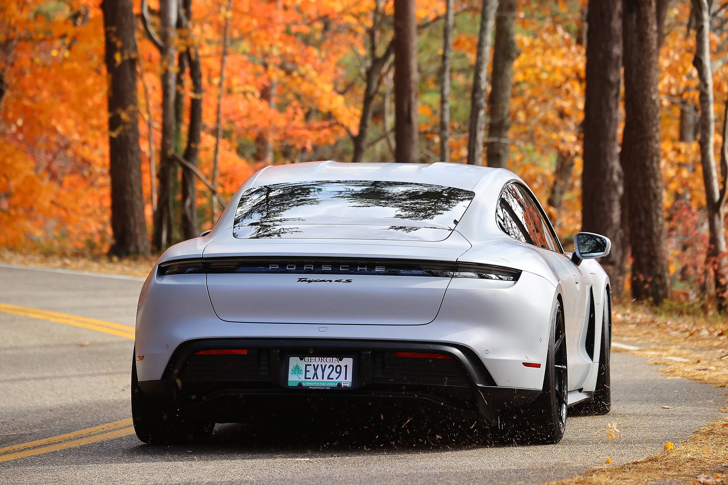 Porsche Taycan ICE GREY Taycan Club Tyty2