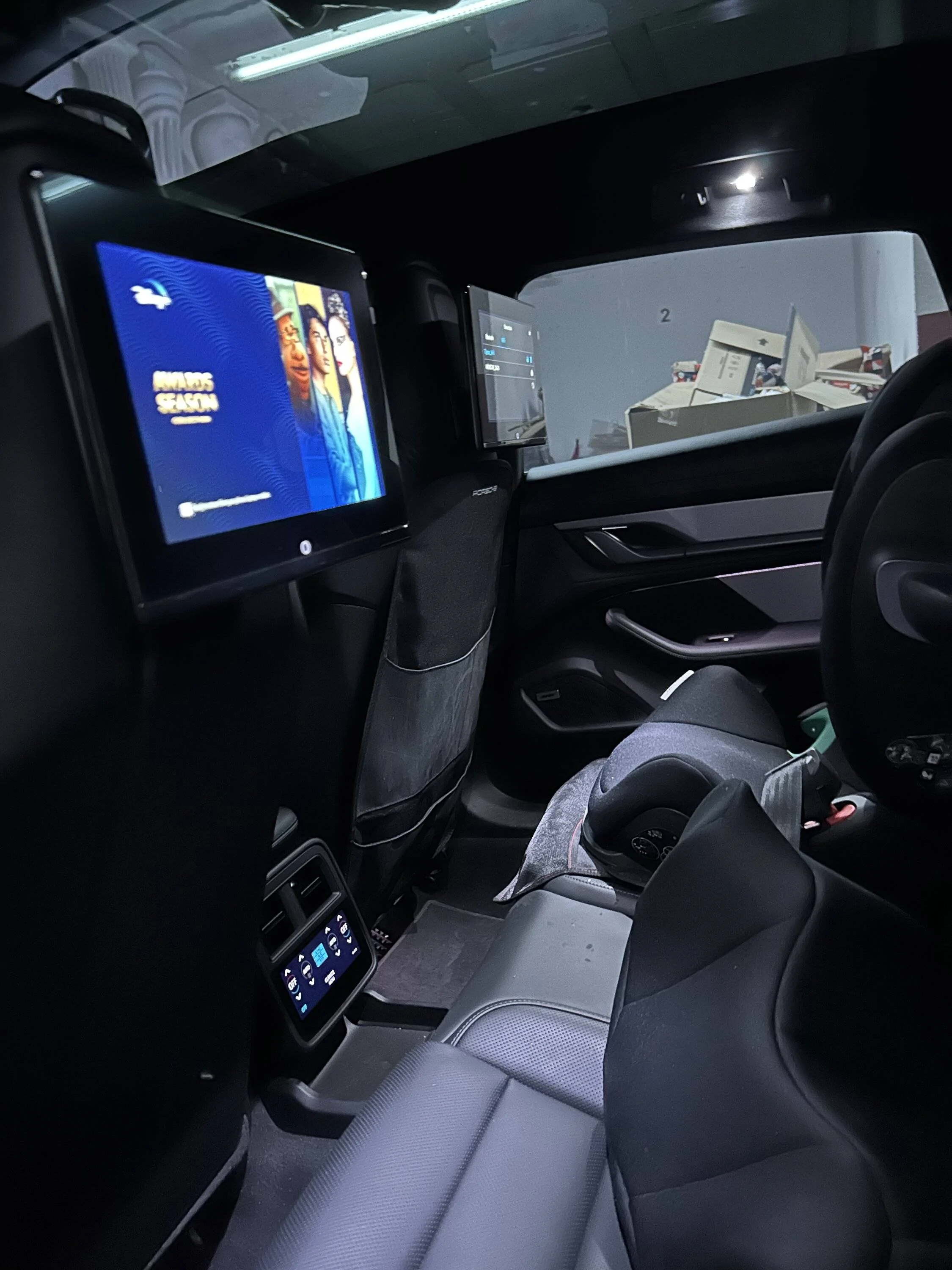 Porsche Taycan Porsche Rear Seat Entertainment (PRSE) Information 33E06942-E9B8-4BB5-B003-F1818234DD42