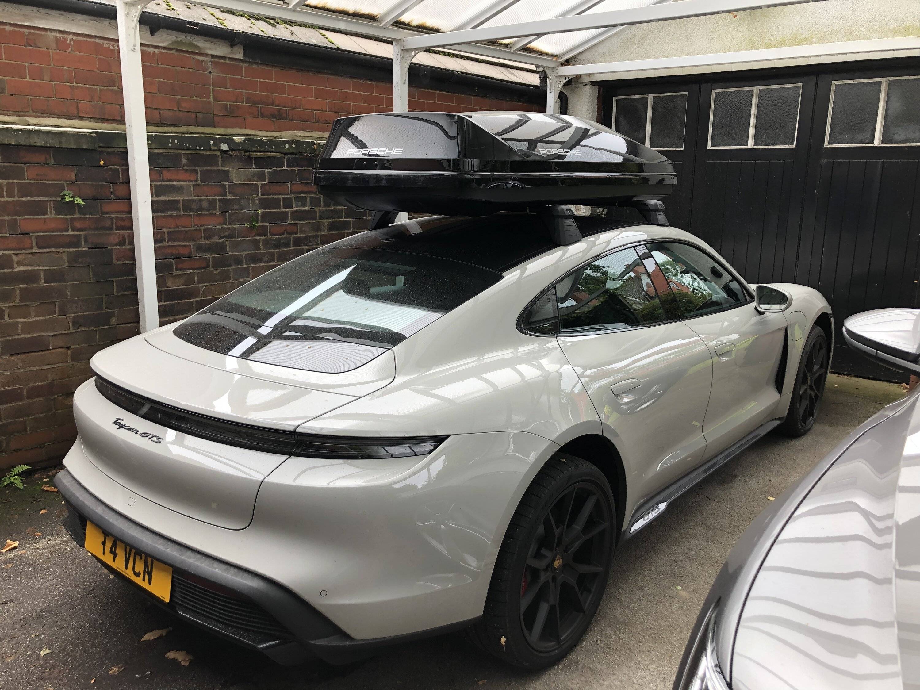 Porsche Taycan Taycan Turbo Sport Turismo arrives in the cold and dark! 075CF594-3385-4146-B30C-98528AF04181