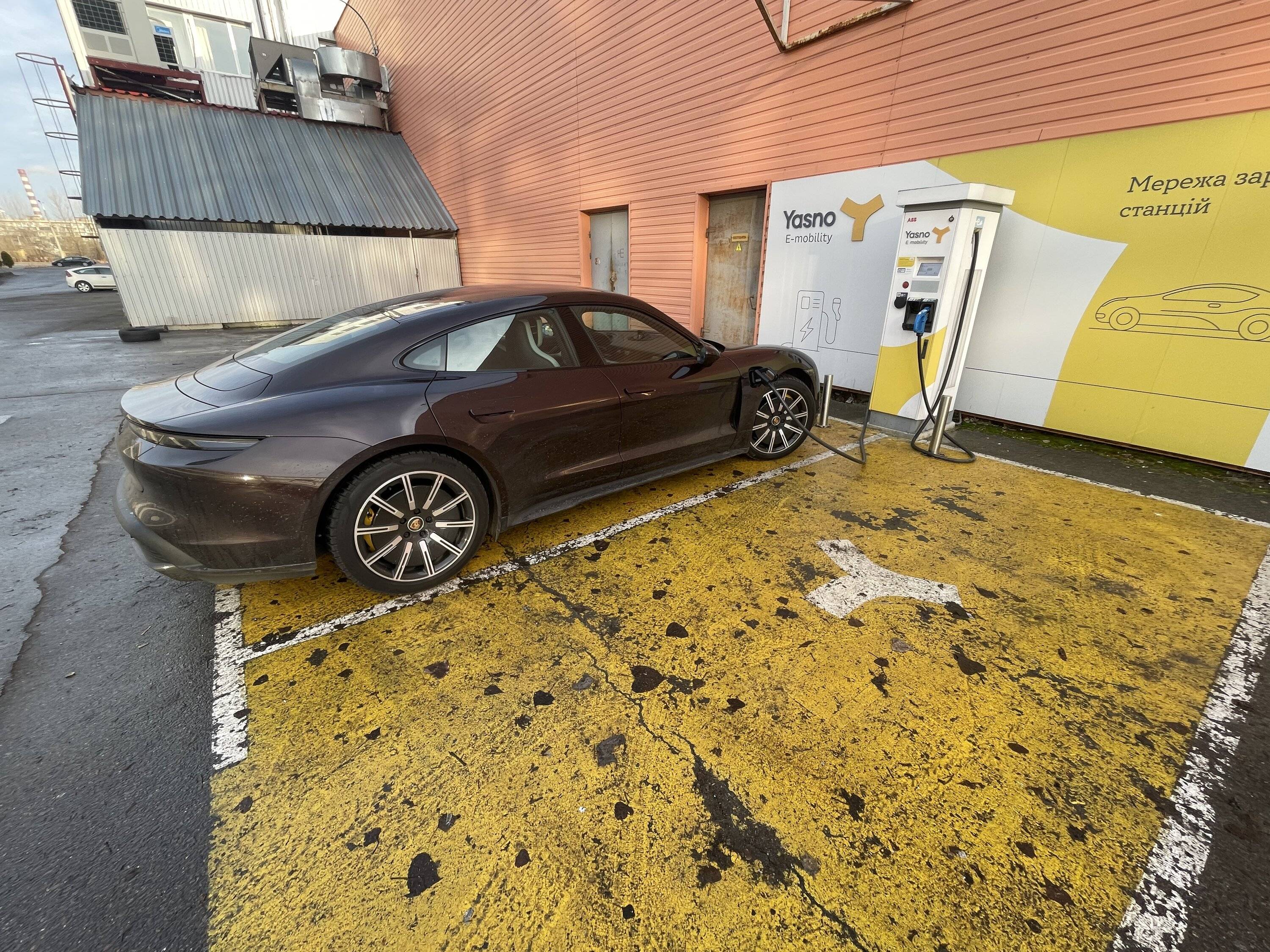 Porsche Taycan Winter rubber & rims - Europe 0970FD66-BB28-4F37-921D-E356A1A40B51
