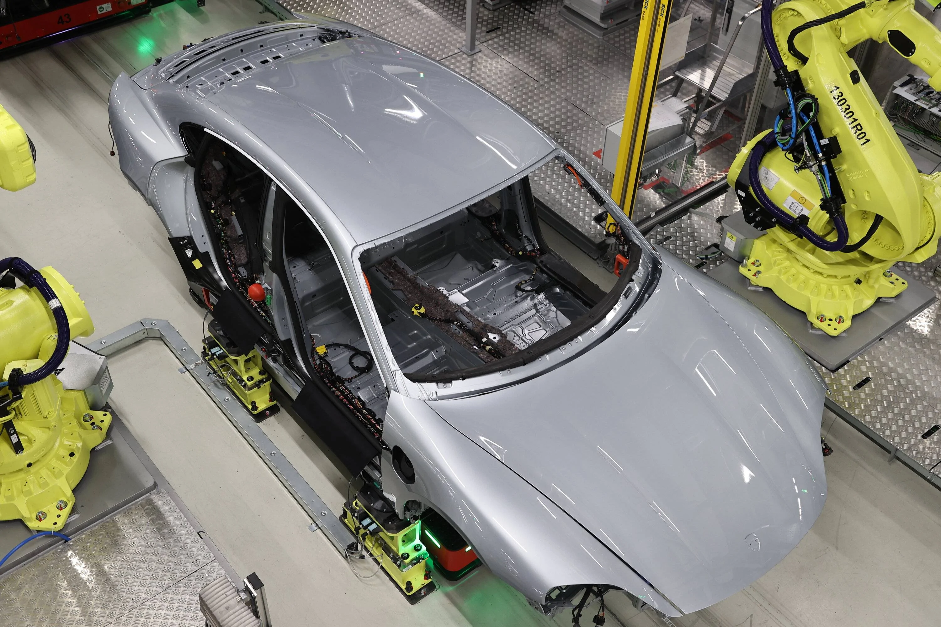 Porsche Taycan Stuttgart to Sydney...and beyond Taycan_GTS_Taycan_assembly_installation_roof