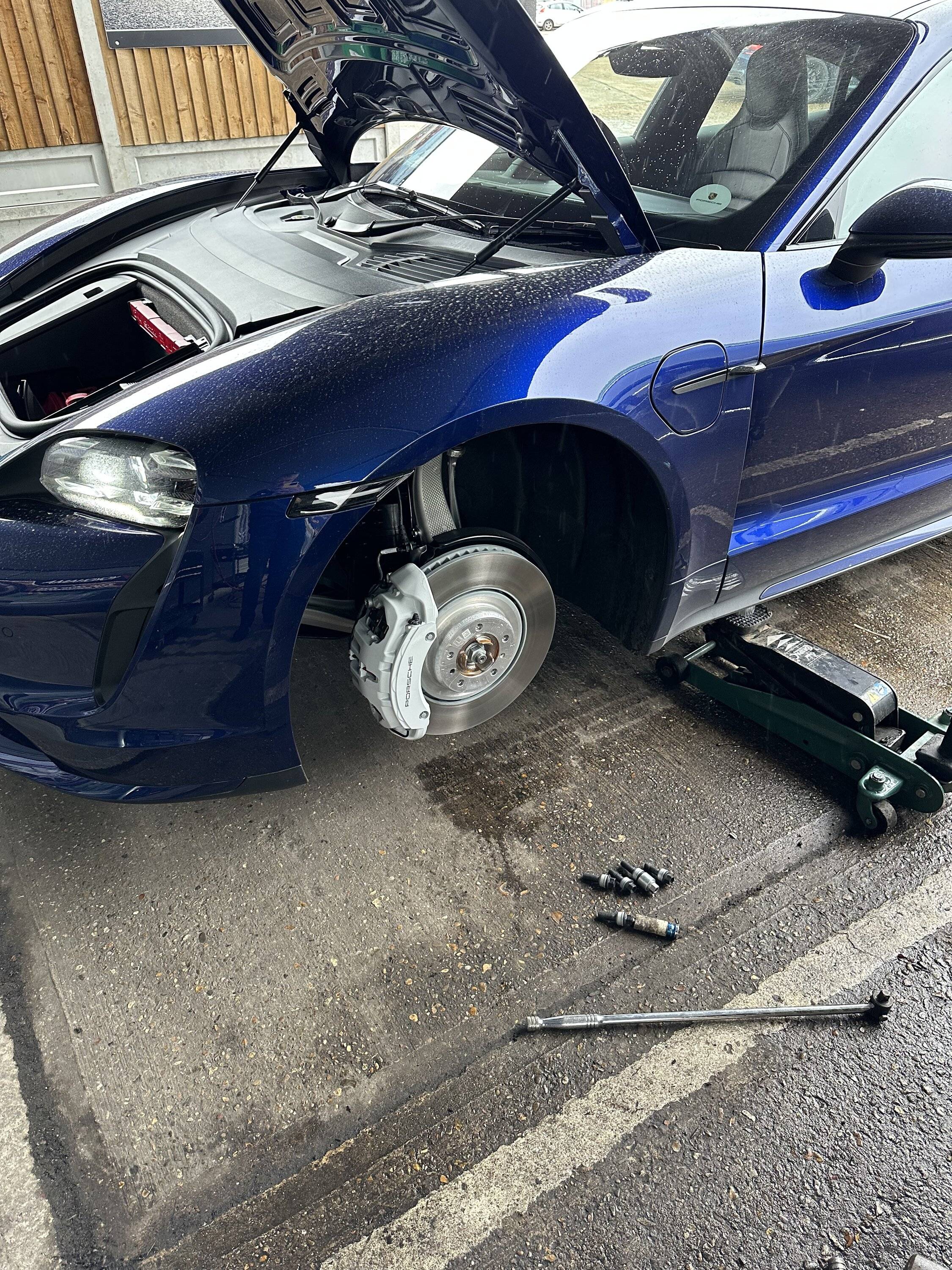 Porsche Taycan Tyre repair, tread limits IMG_0614