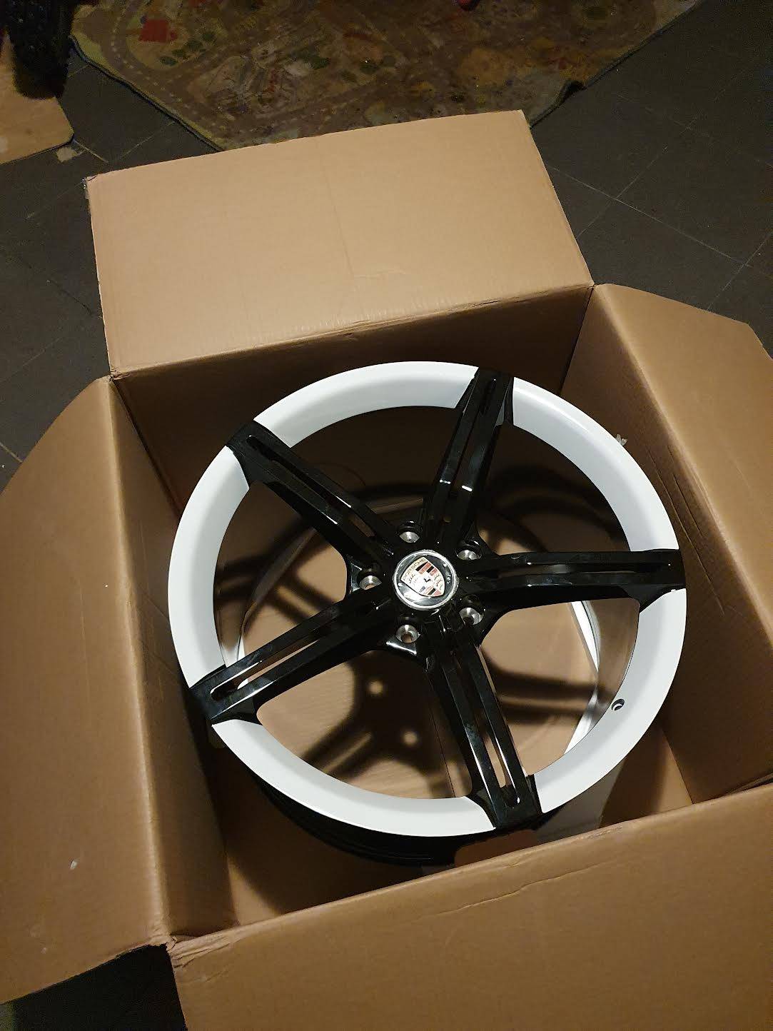 Porsche Taycan Mission E Wheels from Ebay? EC8D361B-743B-4441-BE2D-704E9E4D9E7C