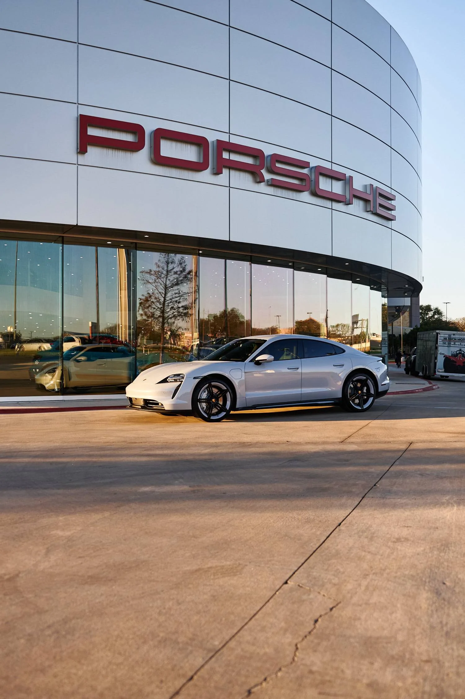 Porsche Taycan (Pic request) Ice Grey and Mission-E wheel variants DSC_1104