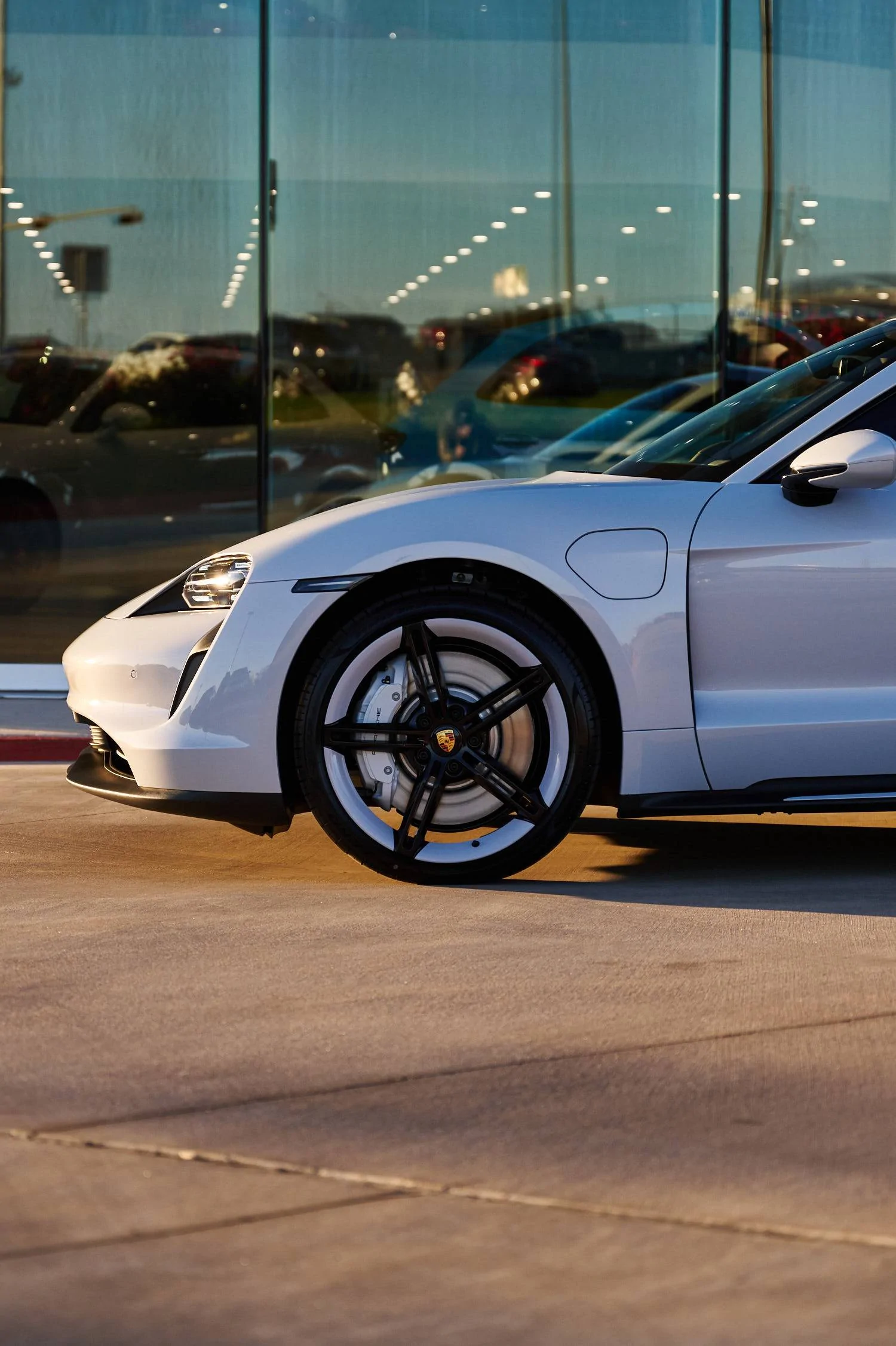 Porsche Taycan (Pic request) Ice Grey and Mission-E wheel variants DSC_1059