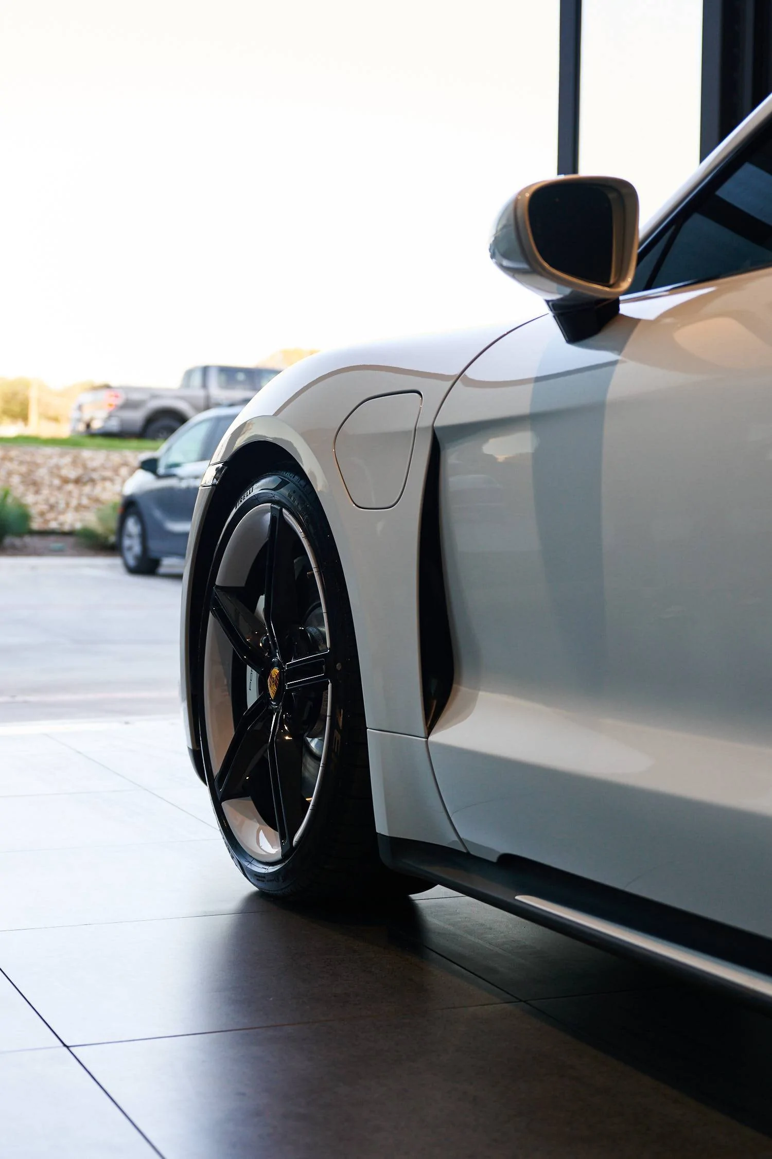 Porsche Taycan (Pic request) Ice Grey and Mission-E wheel variants DSC_0445