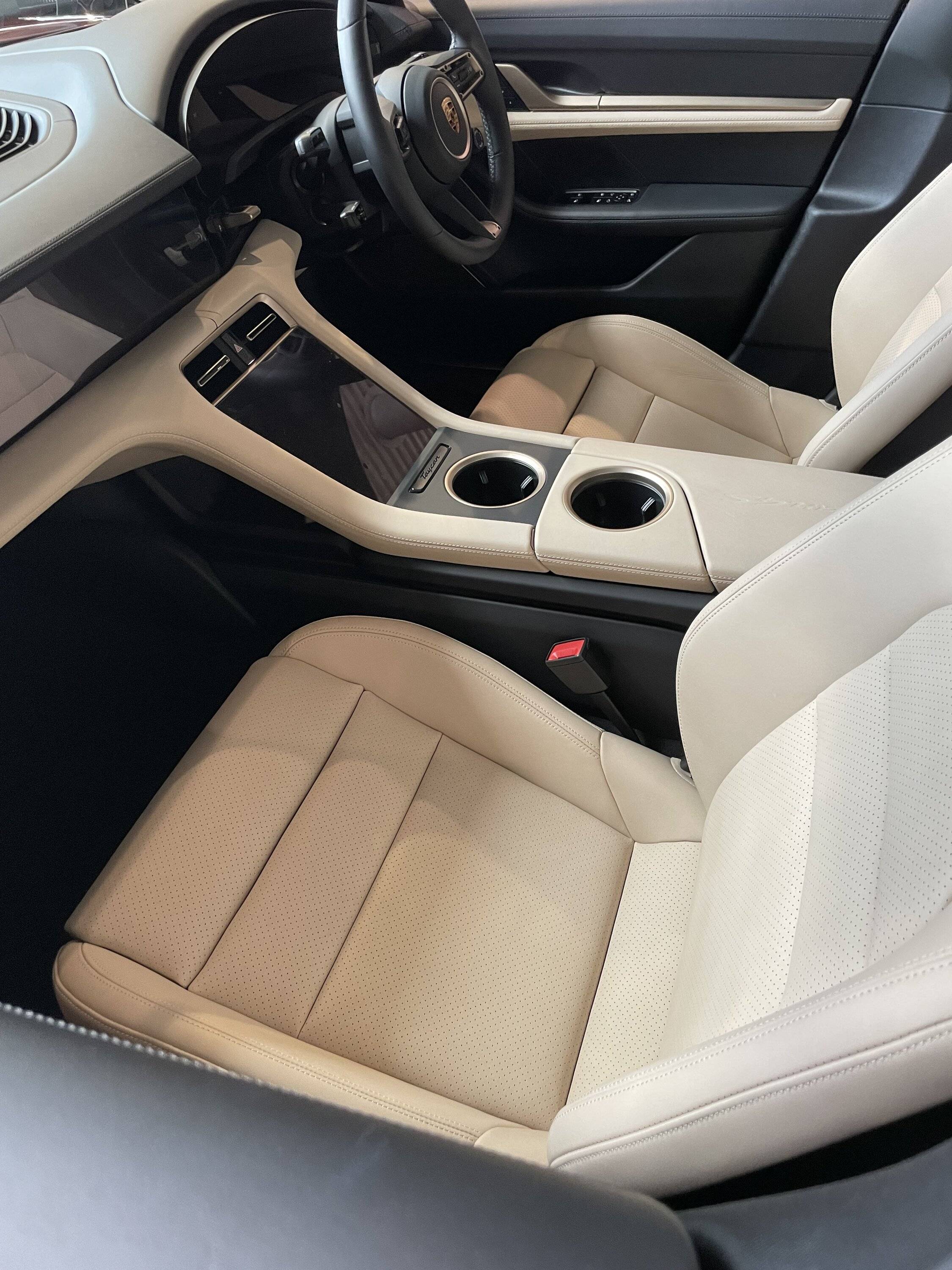 Porsche Taycan Chalk beige interior IMG_0263