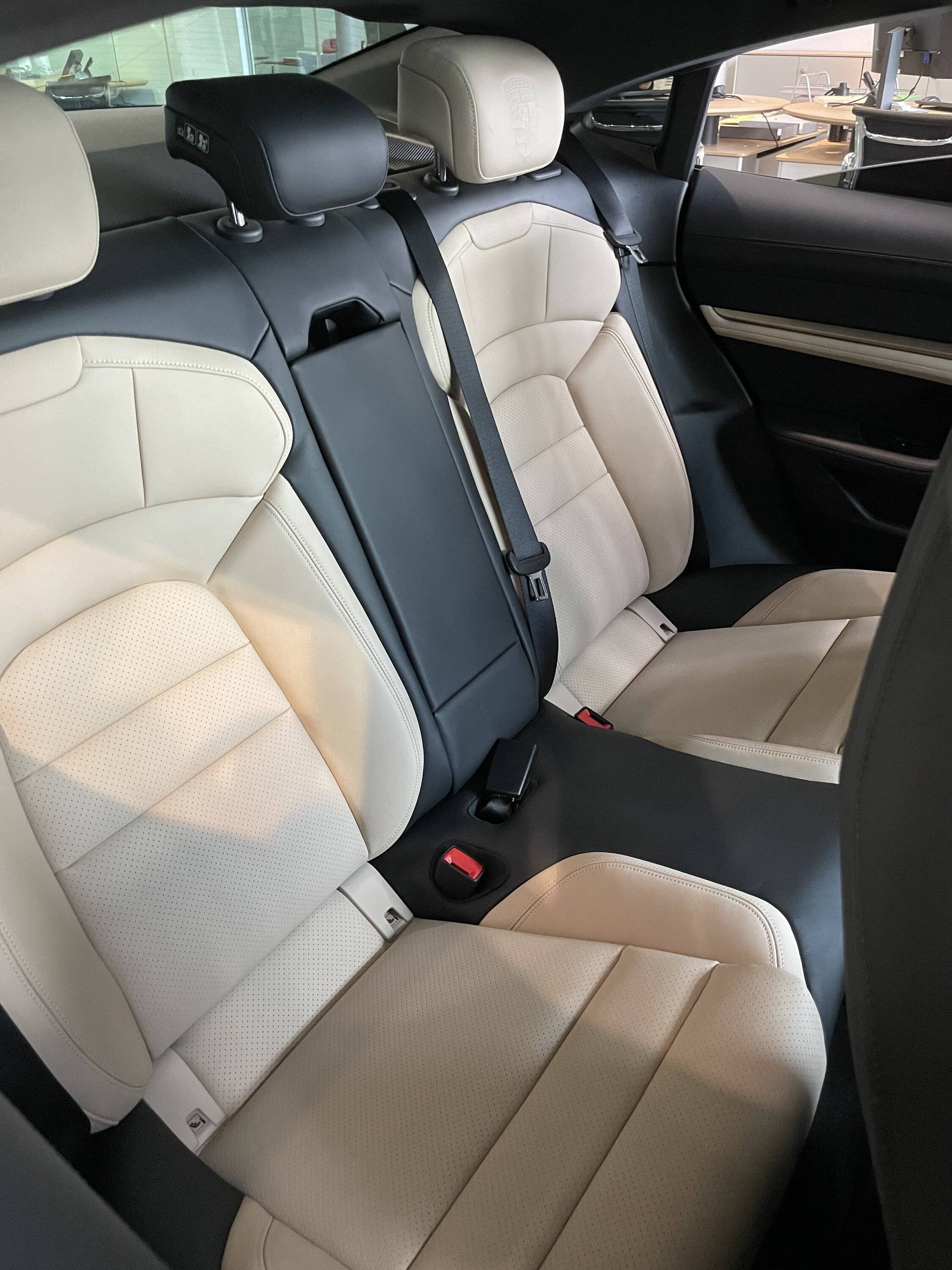 Porsche Taycan Chalk beige interior IMG_0266