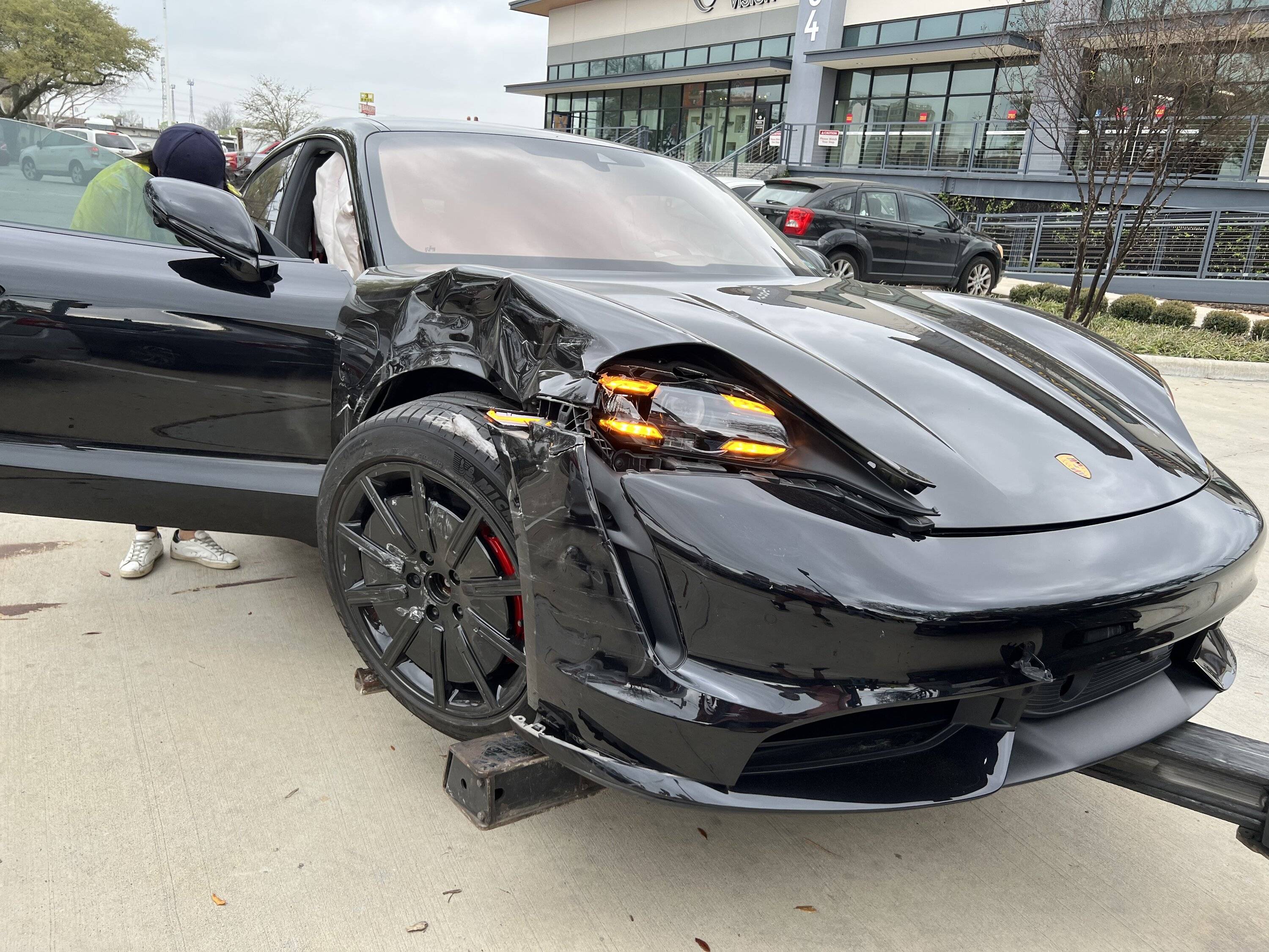 Porsche Taycan Taycan Turbo Accident - Damage Opinion ECC9DE36-BDCD-46E5-B637-A56A24E5C240