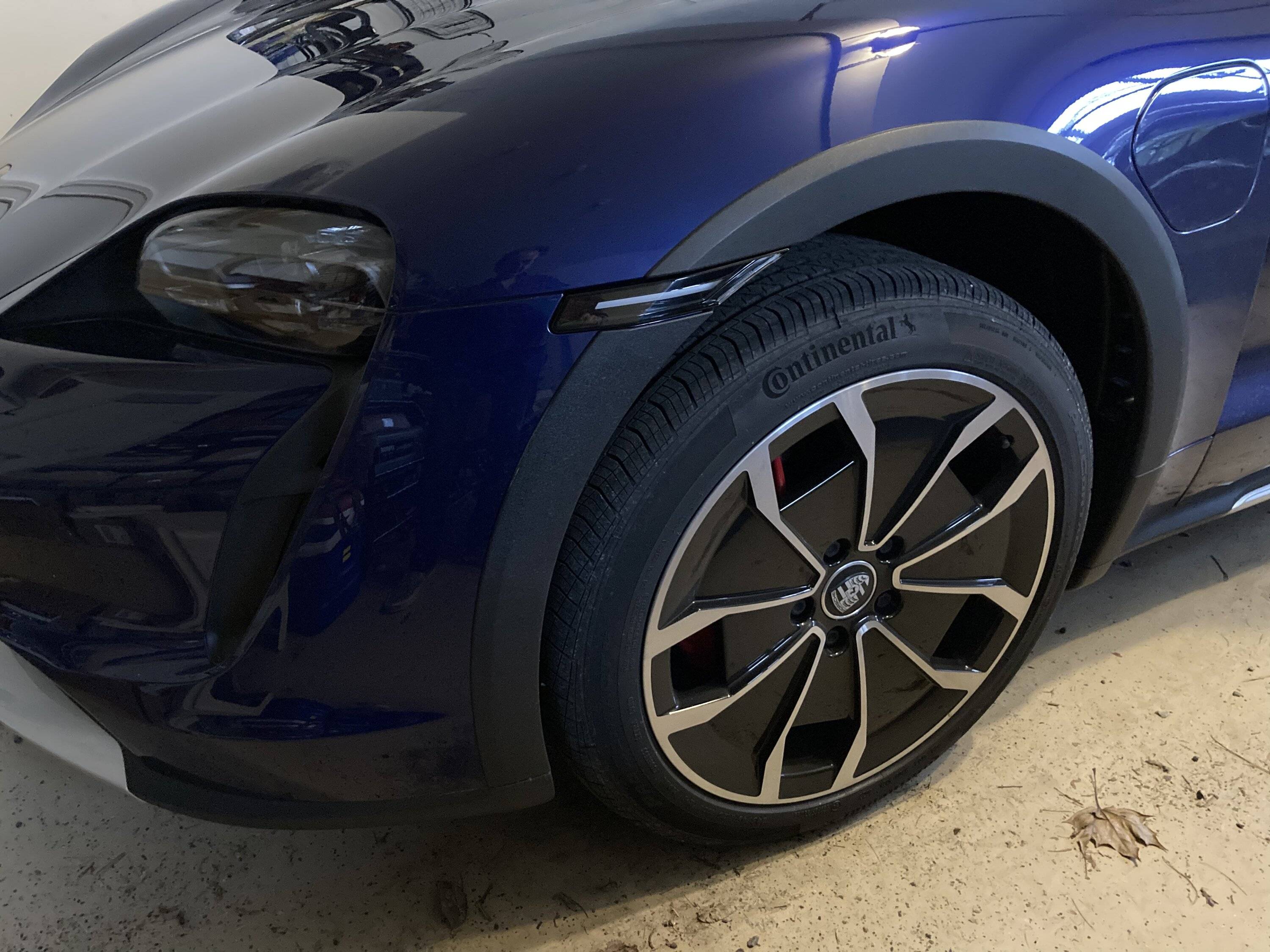 Porsche Taycan Clear Side Markers 958A030D-6FBD-4FEC-B28A-BFB8E13DDF11