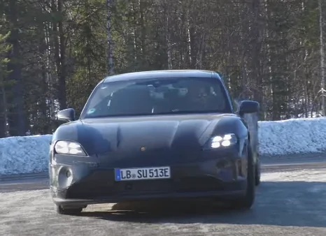 Porsche Taycan New Video of Face Lift 2024 Taycan & Sport Turismo 1677803081075