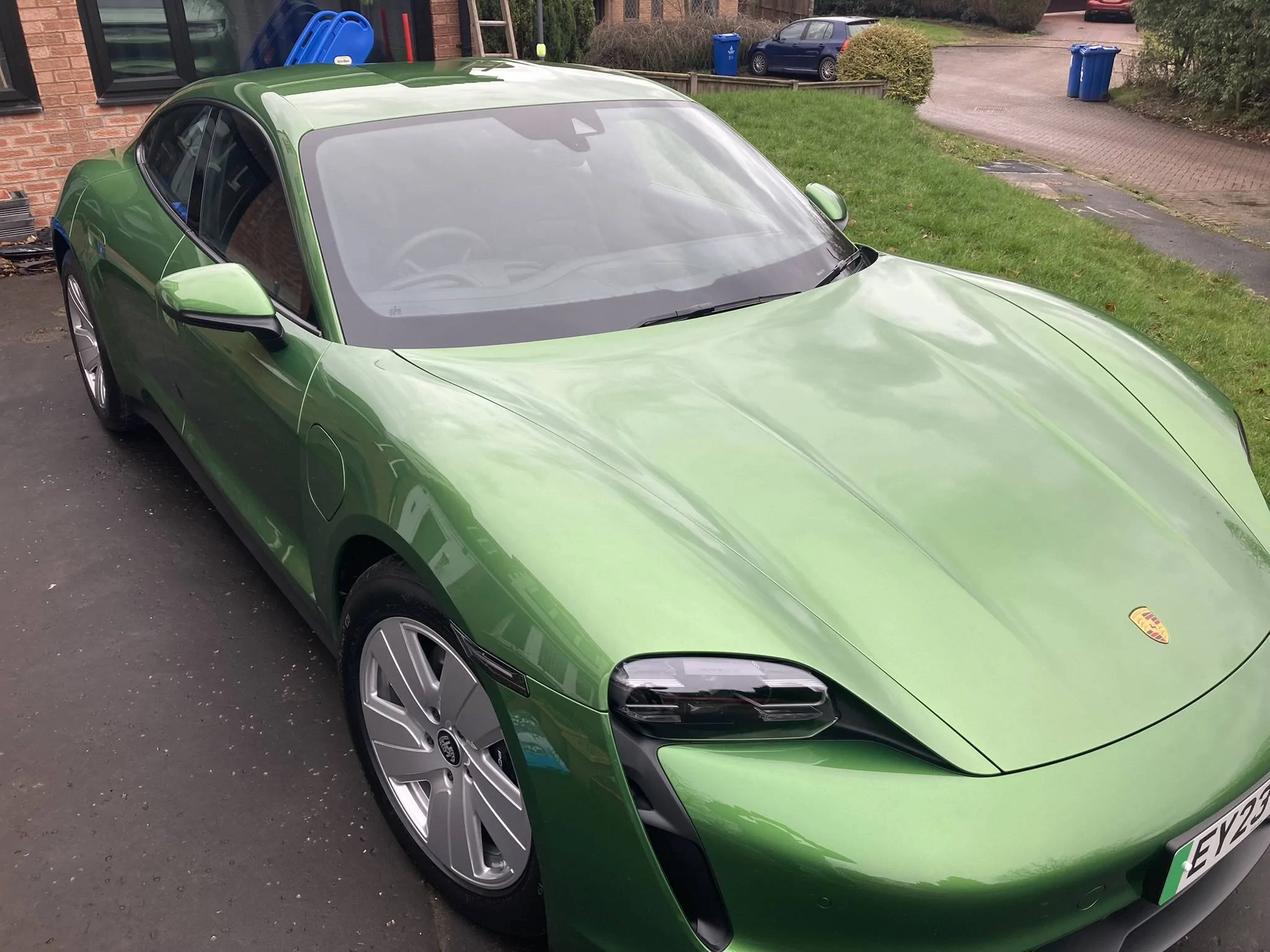 Porsche Taycan MAMBA GREEN Taycan Club 942C65CB-2A1C-4A54-A253-0C794D6280A7