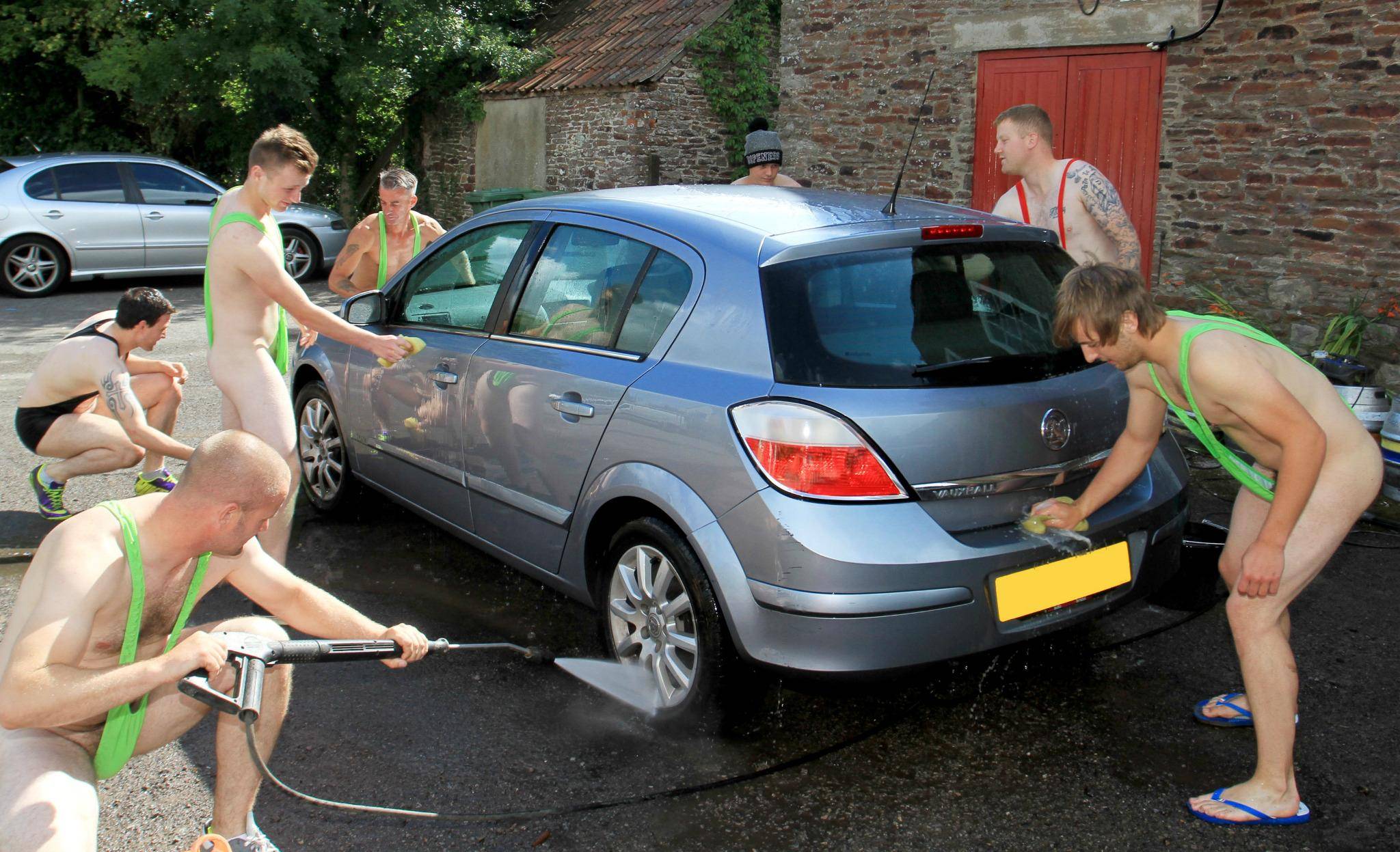 Porsche Taycan What type of car wash do you get? Buv5D7dIYAABwkx