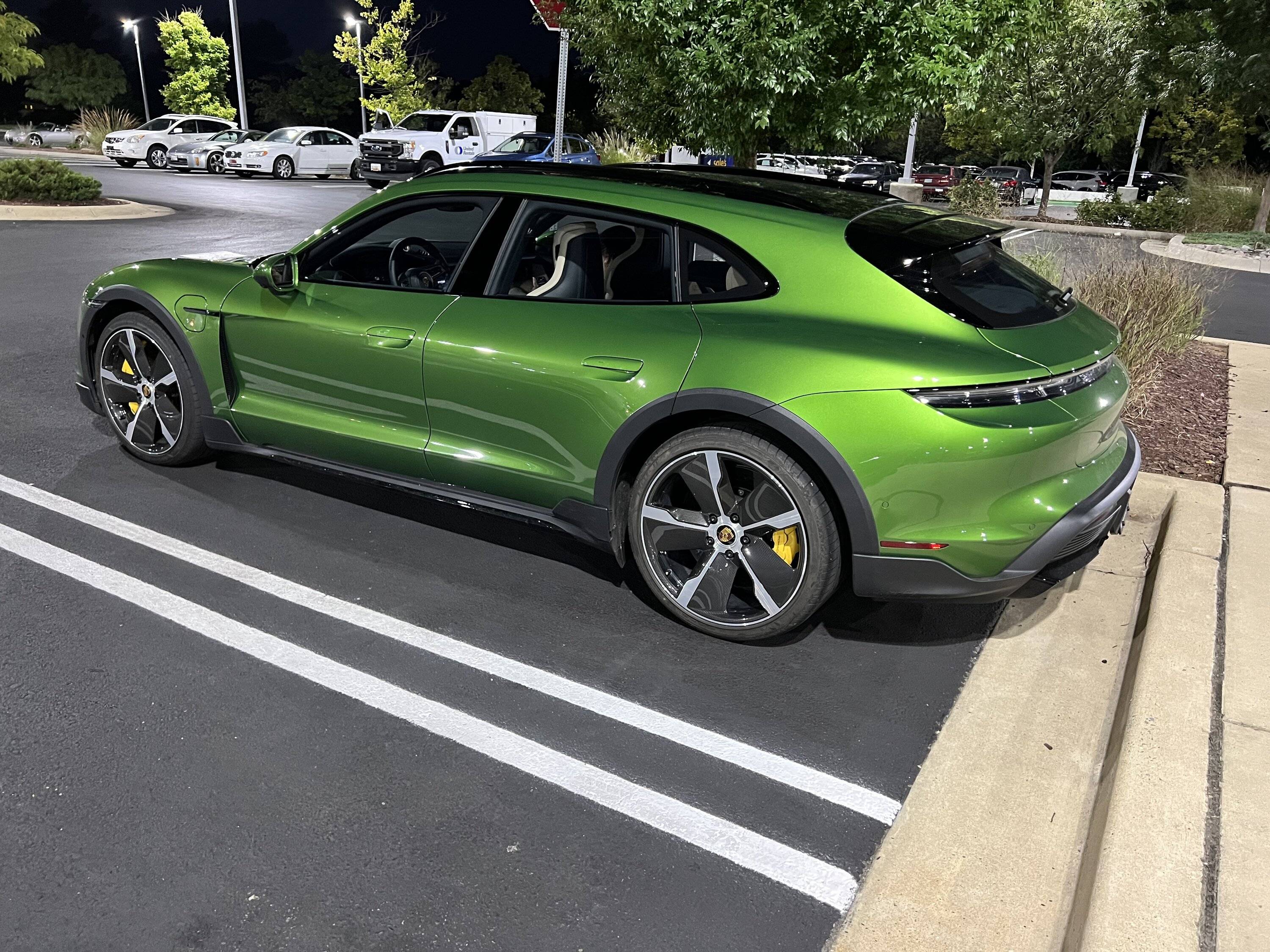 Porsche Taycan MAMBA GREEN Taycan Club IMG_5852