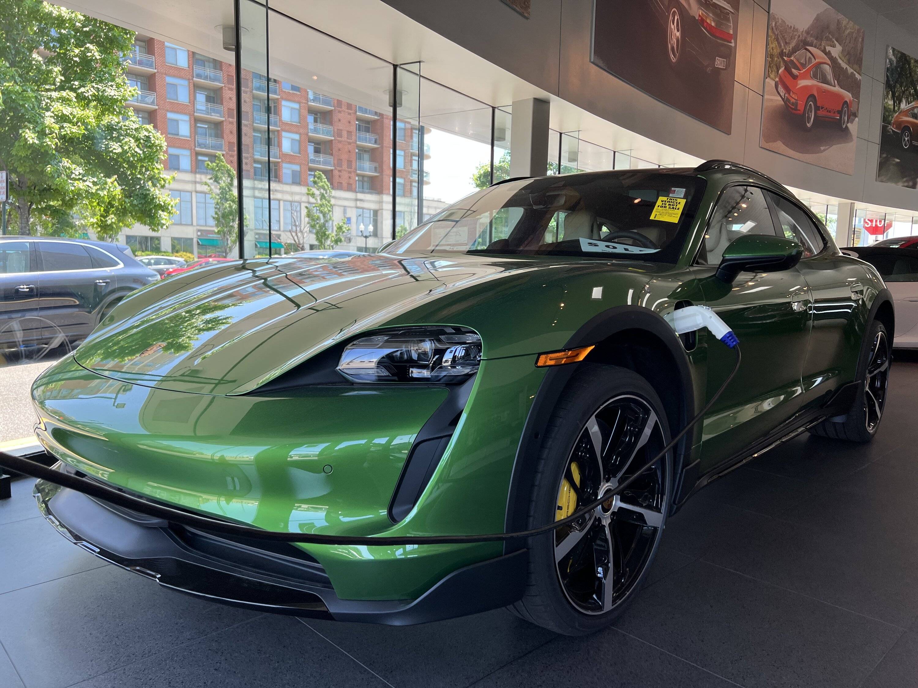 Porsche Taycan MAMBA GREEN Taycan Club IMG_4325