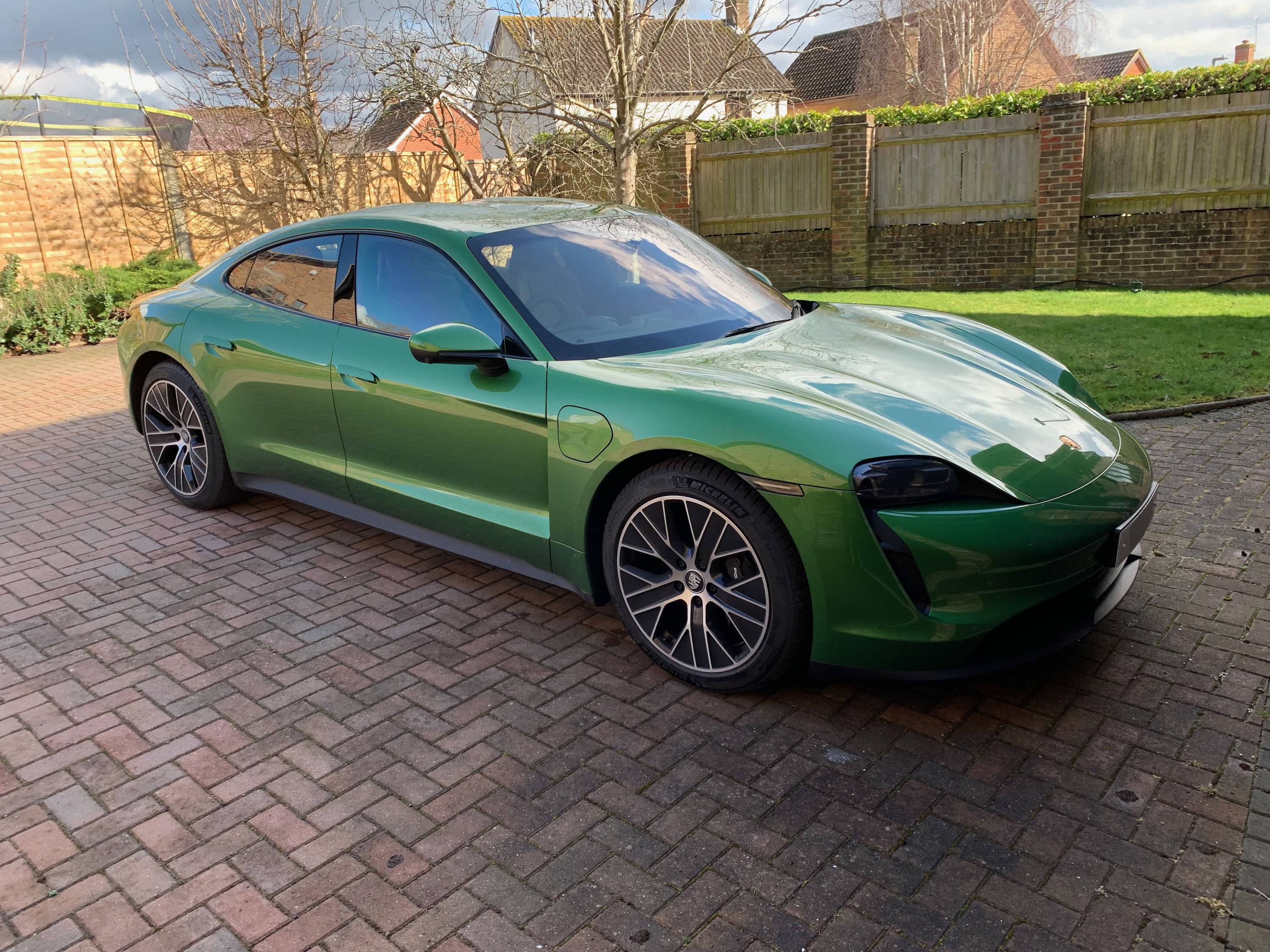 Porsche Taycan MAMBA GREEN Taycan Club IMG_2159