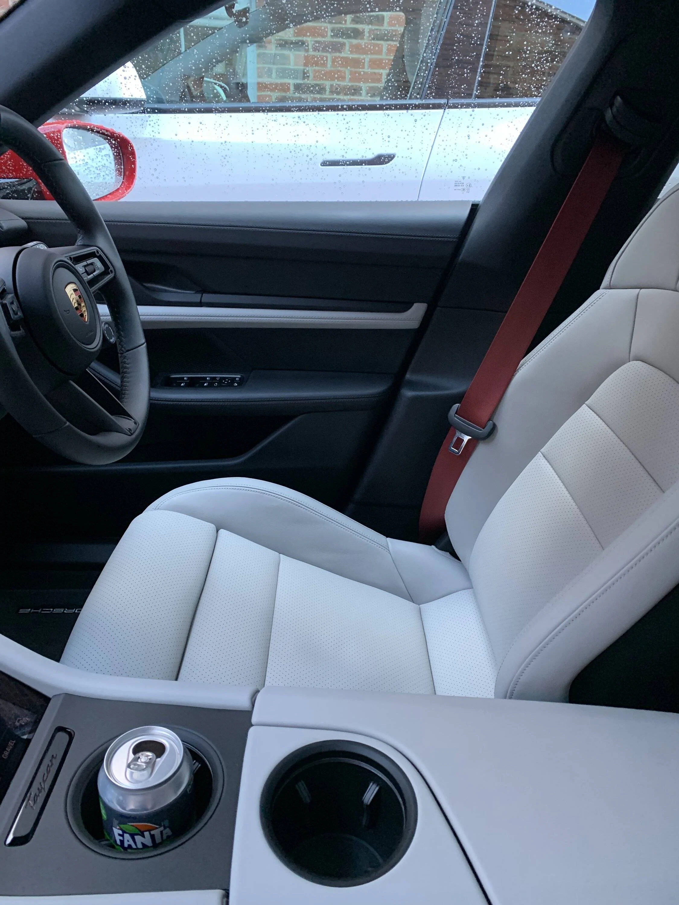 Porsche Taycan CARMINE RED Taycan Club FB1316E7-9981-4F8C-AEF2-88906B0D8ED5