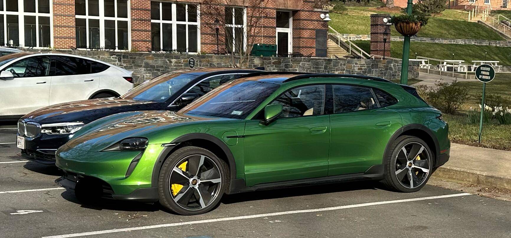 Porsche Taycan MAMBA GREEN Taycan Club Taycan