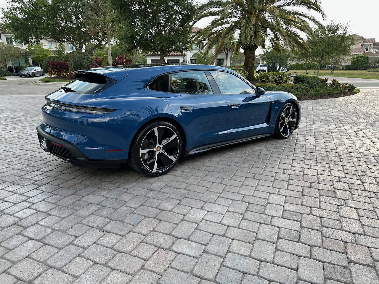 Porsche Taycan NEPTUNE BLUE Taycan Club IMG_0910