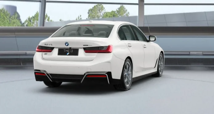 Porsche Taycan BMW i4 M50 1679307767363