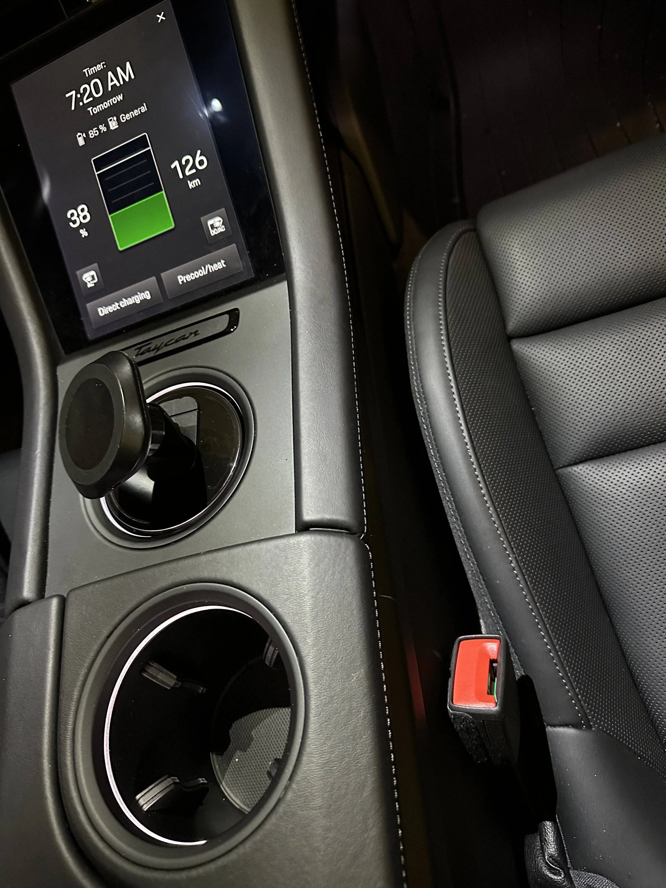 Porsche Taycan Phone holders for the Taycan - what are you using? 96B0C09C-CD6E-4014-A732-BD9F889CC235