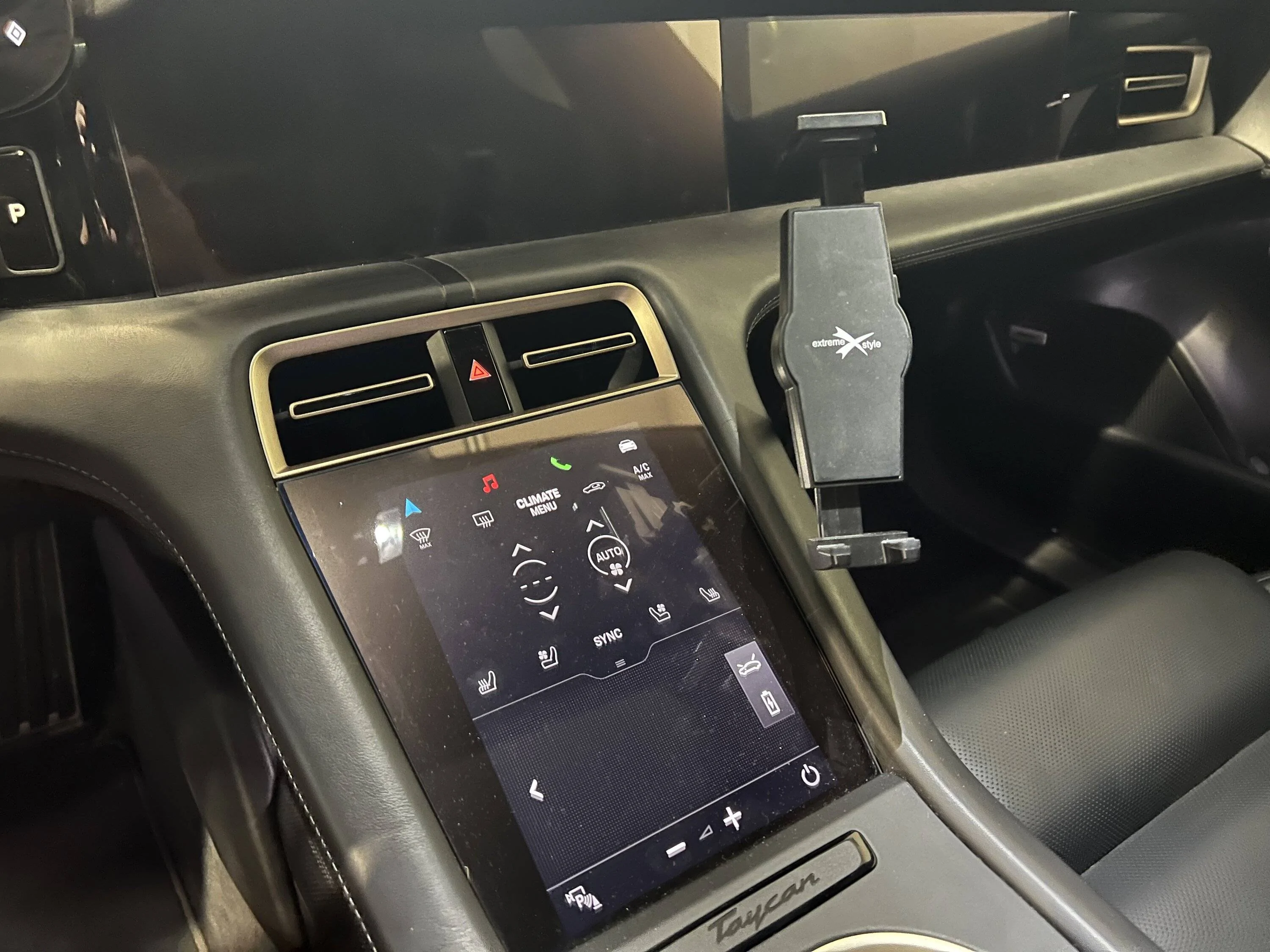 Porsche Taycan Phone holders for the Taycan - what are you using? 7A2174DA-4D08-4B2D-889B-153F7FAD0735