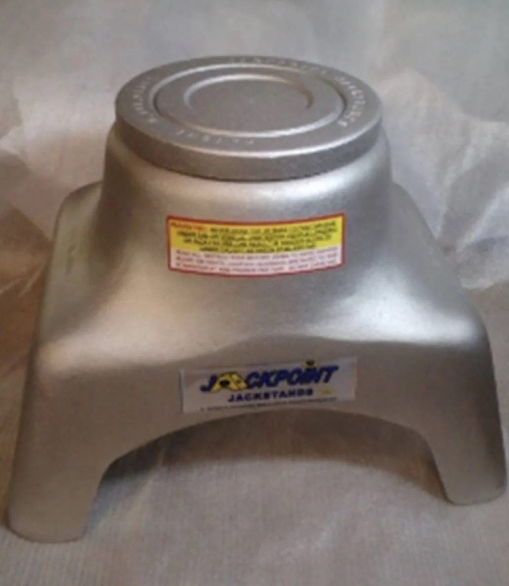 Porsche Taycan Taycan Jack Stands FA3994E1-9F6F-4381-A3FE-FF7501FD379A