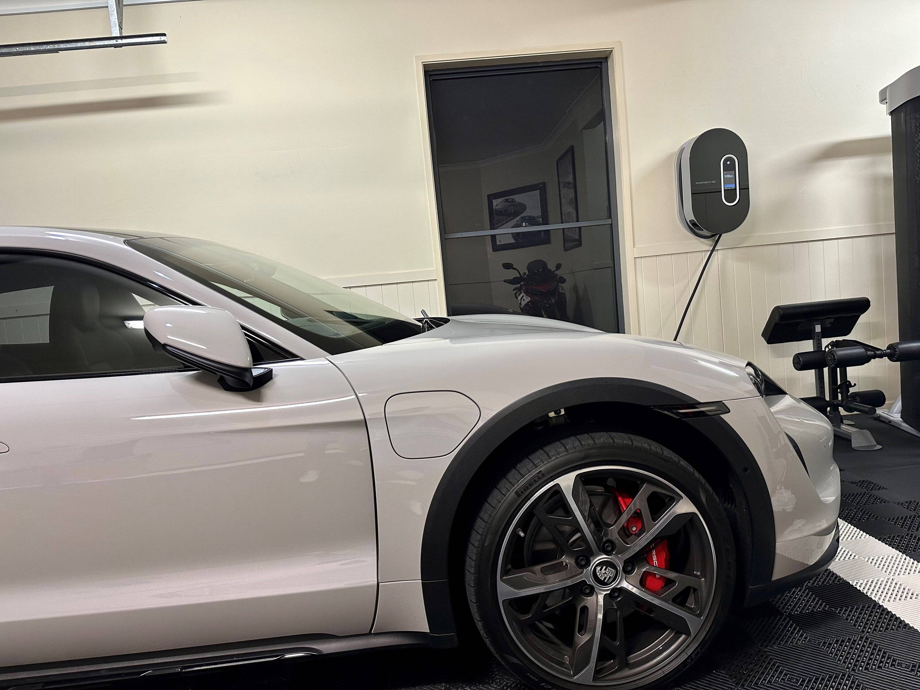 Porsche Taycan Porsche charger or Smappee in Australia/ a2