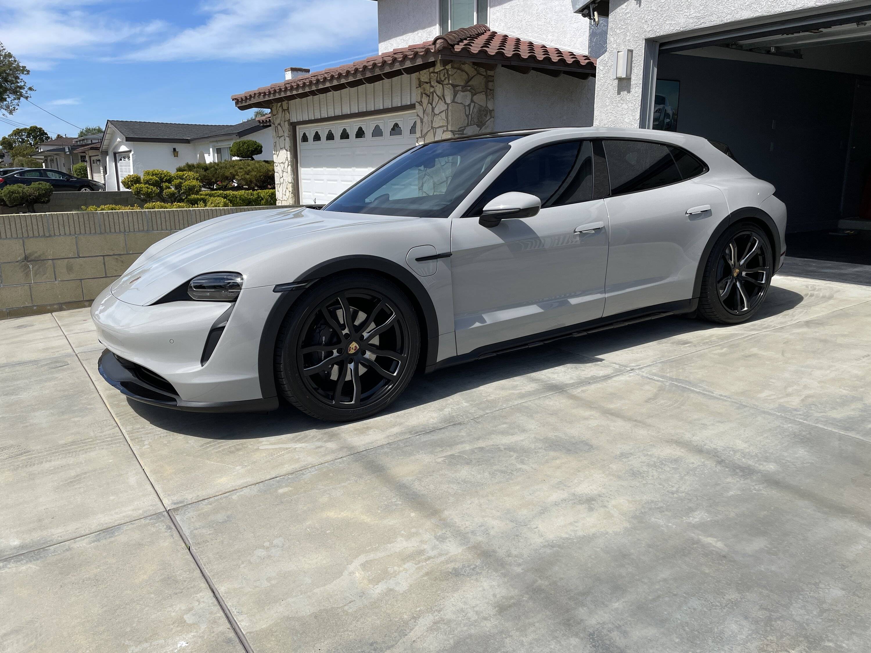 Porsche Taycan Cross Turismo Lowered + Spacers IMG_0268.JPG