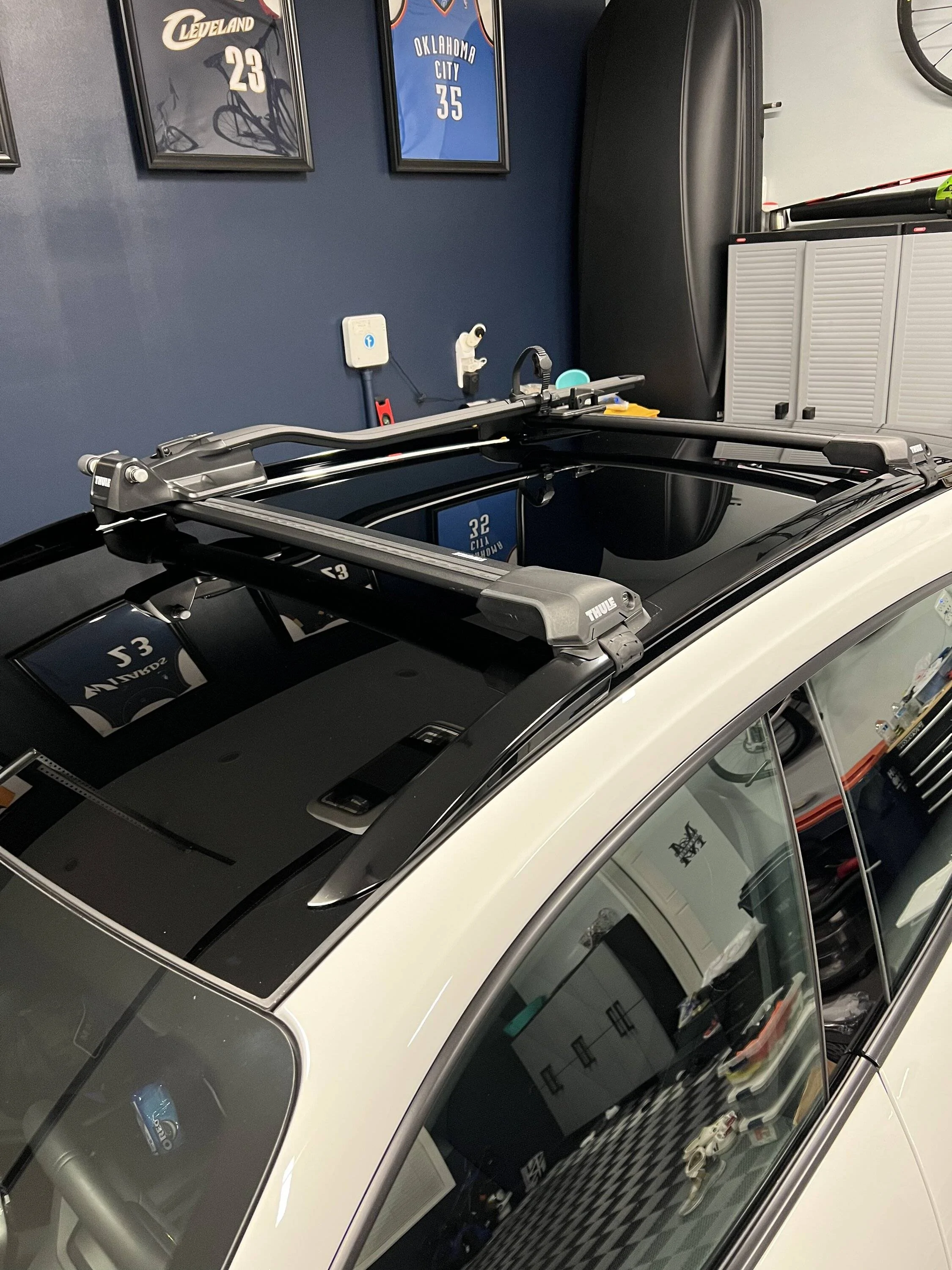 Porsche Taycan Taycan CT4 w/ 2021 vs 2022 Thule Wingbar Edge , Thule Vector M roofbox 23C5706E-2E60-4B42-91AC-EE902D6EE446