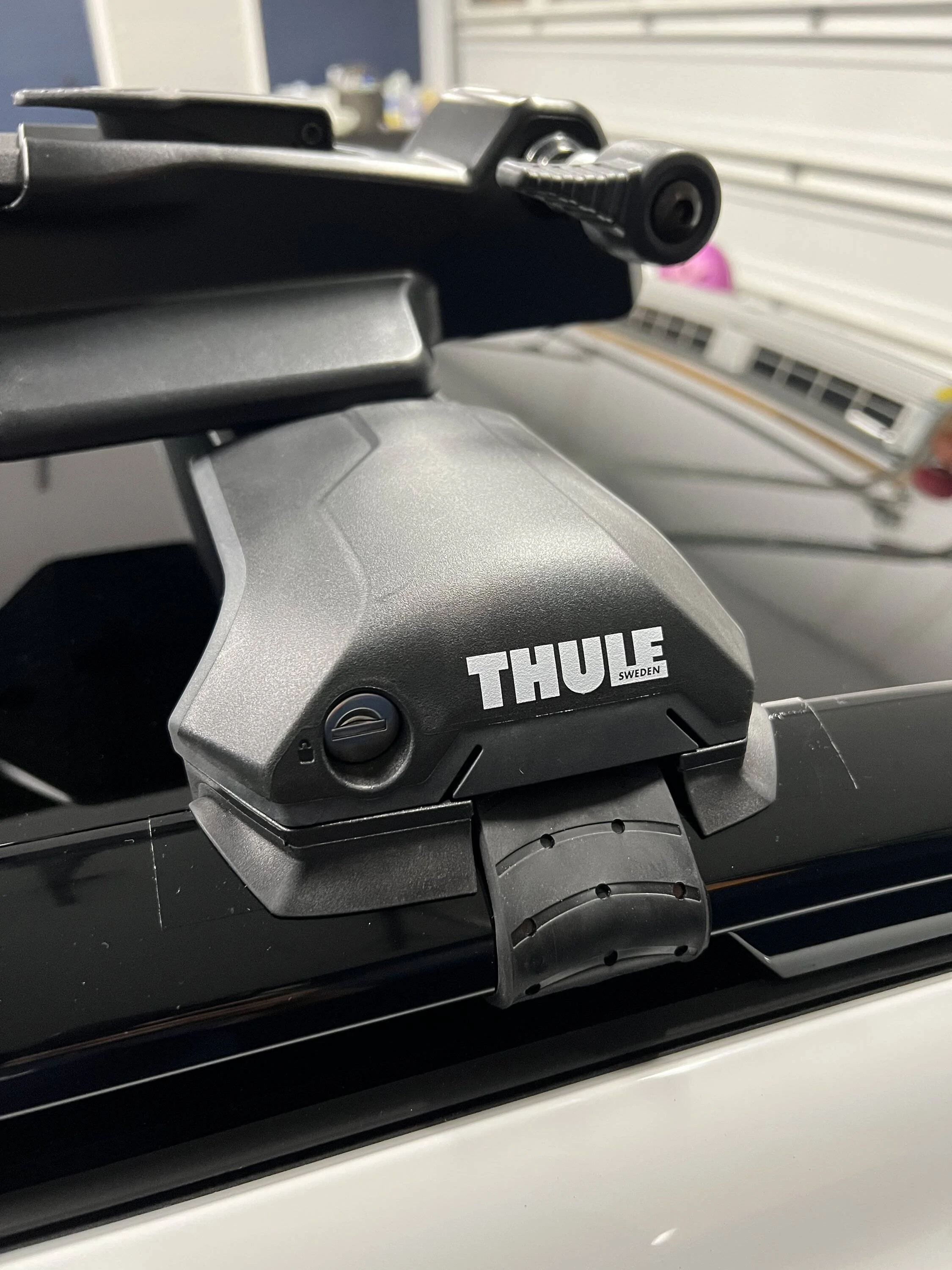 Porsche Taycan Taycan CT4 w/ 2021 vs 2022 Thule Wingbar Edge , Thule Vector M roofbox 1397A883-E38A-44B8-A456-8E91945C01D7
