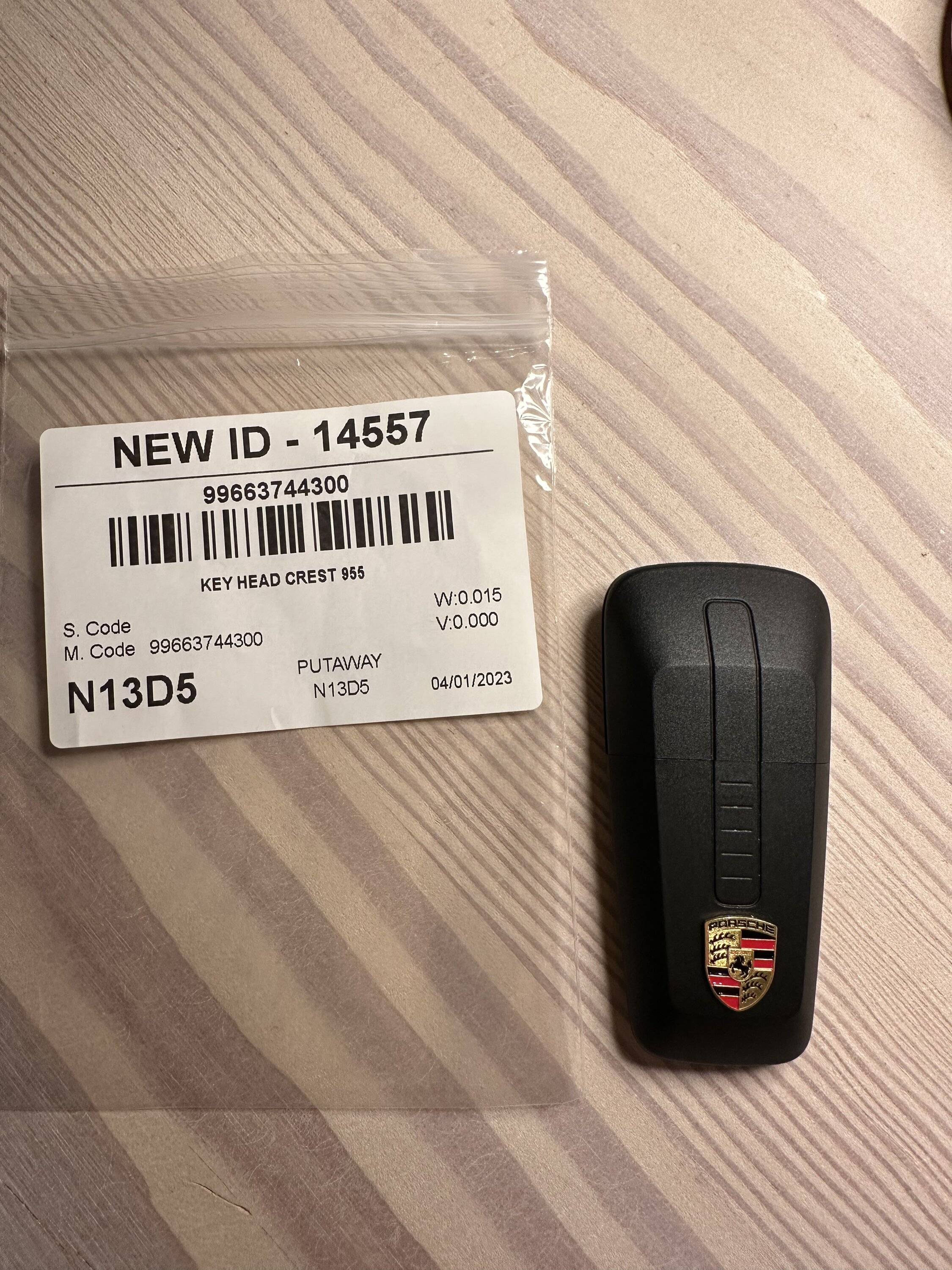 Porsche Taycan Tracker Fob Pouch IMG_0192