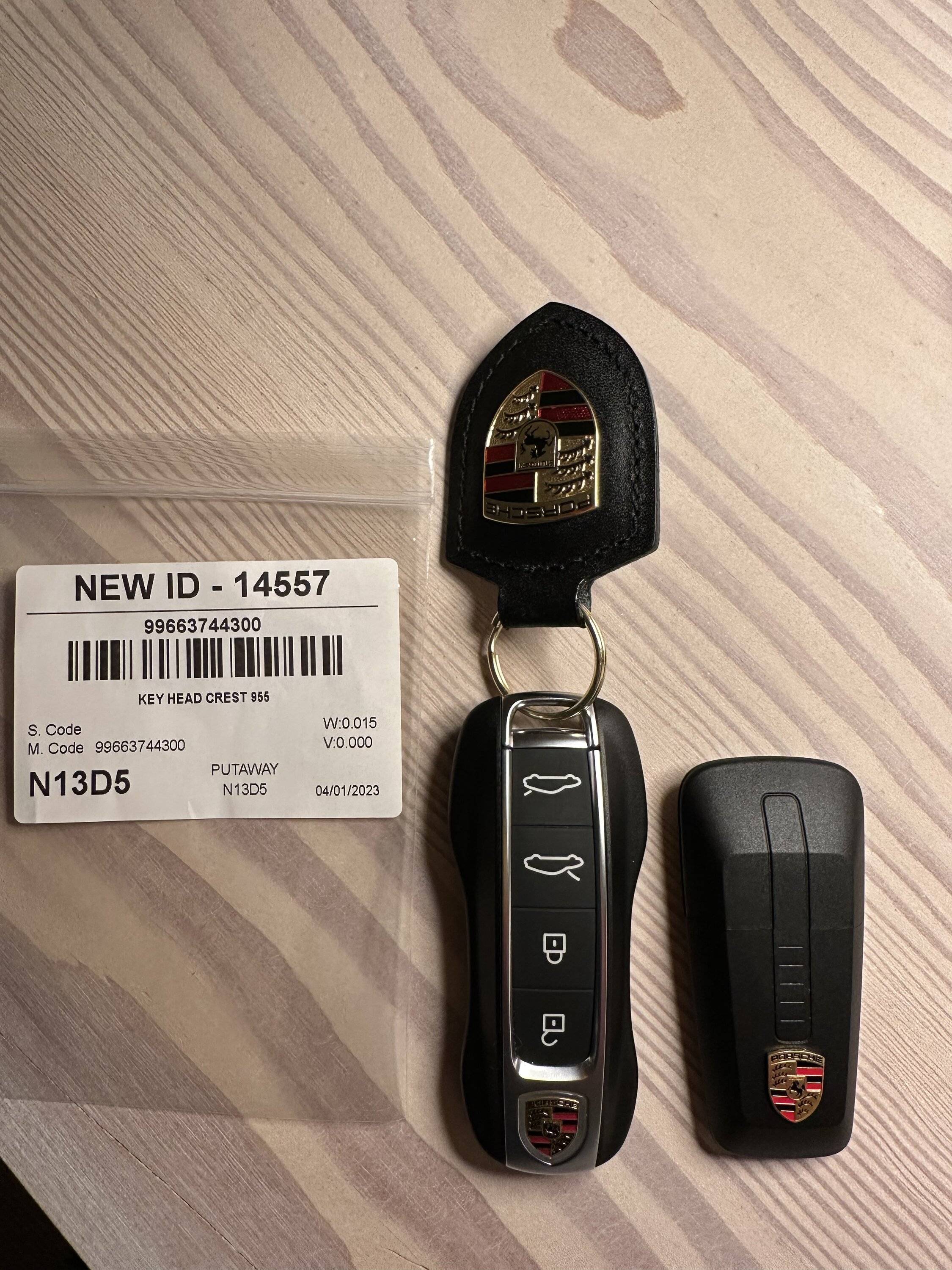 Porsche Taycan Tracker Fob Pouch IMG_0193