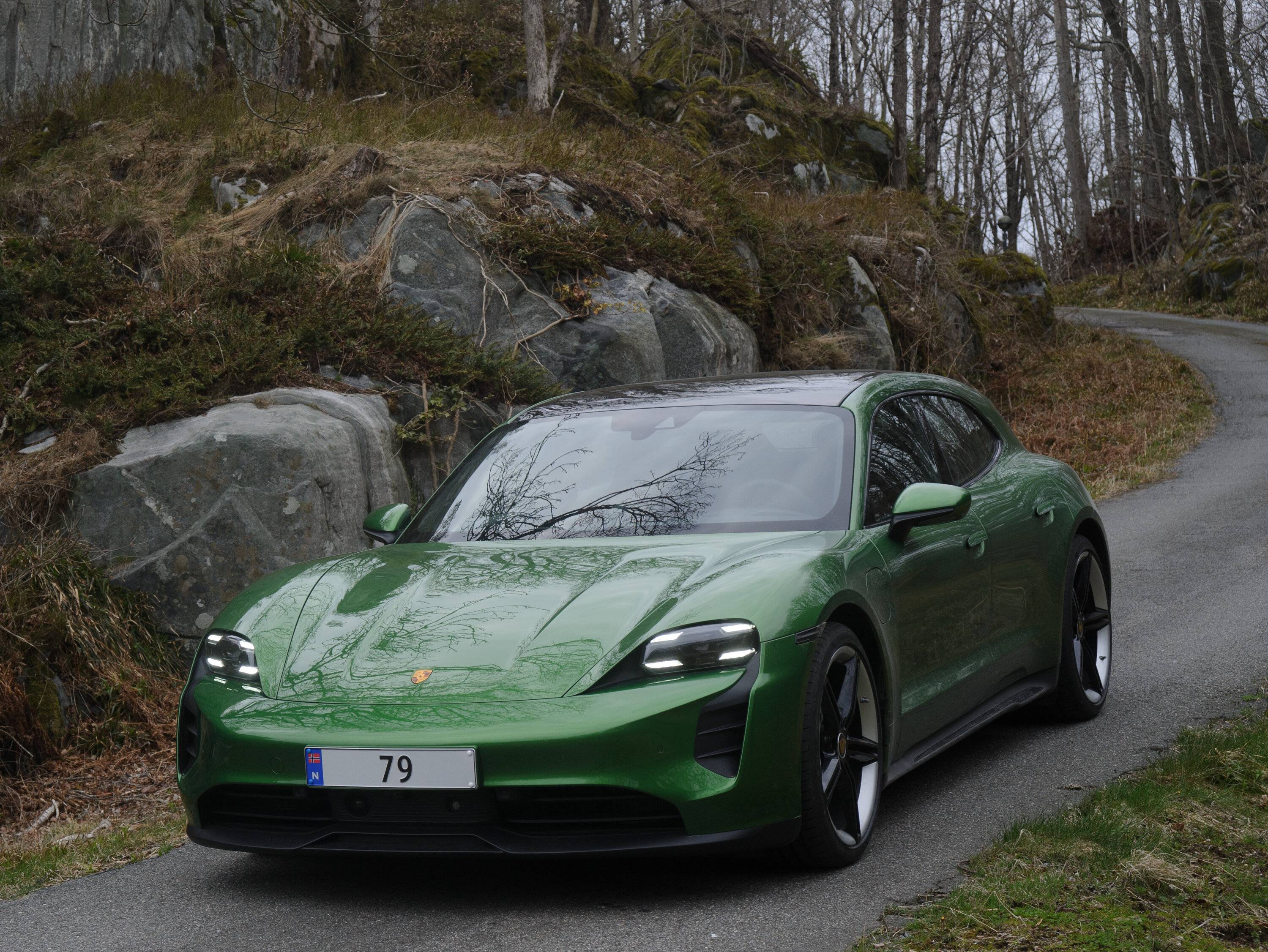 Porsche Taycan MAMBA GREEN Taycan Club _DSC3573