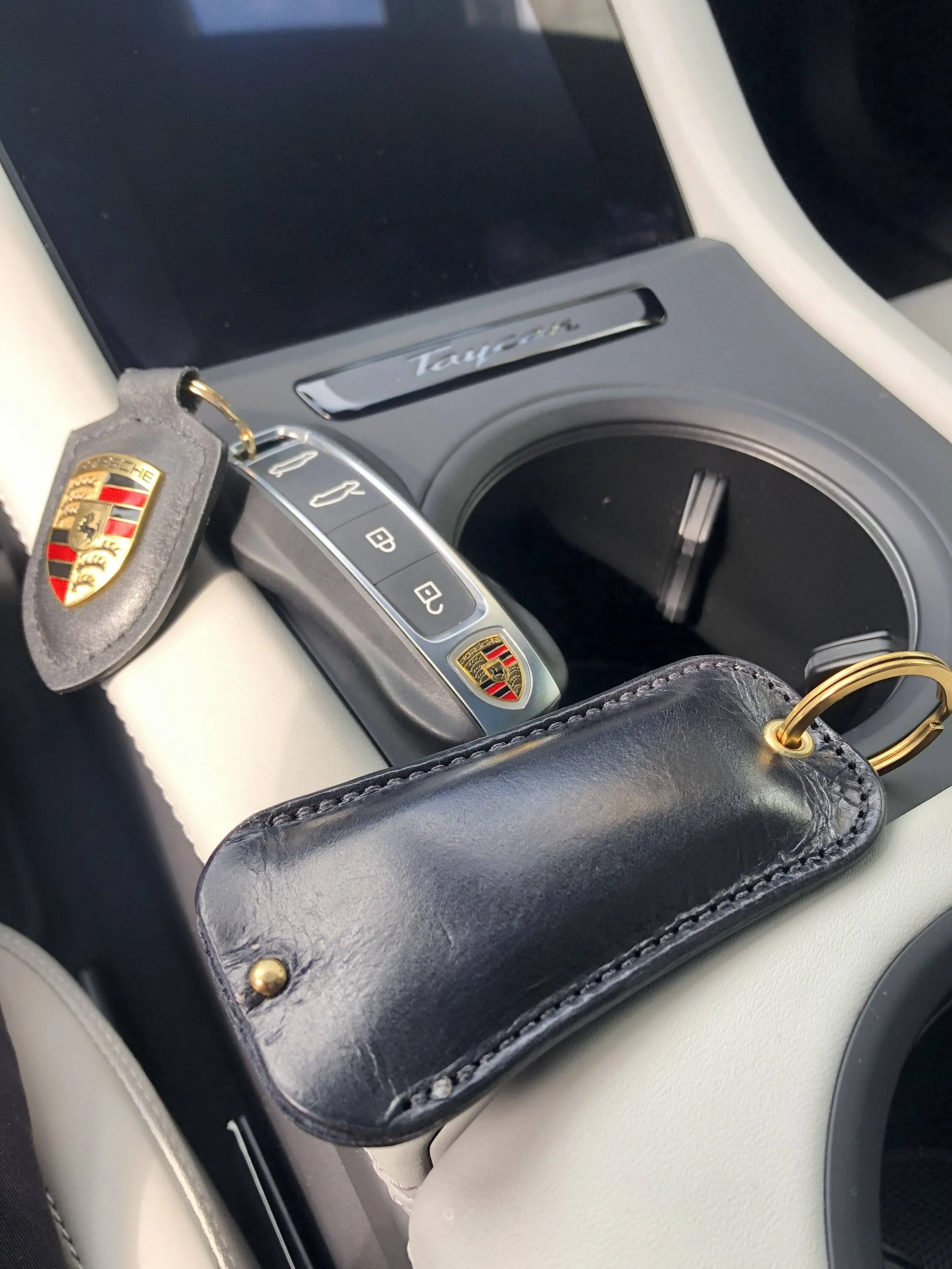 Porsche Taycan Tracker Fob Pouch 49B5573A-922F-4543-974E-E319F320943C