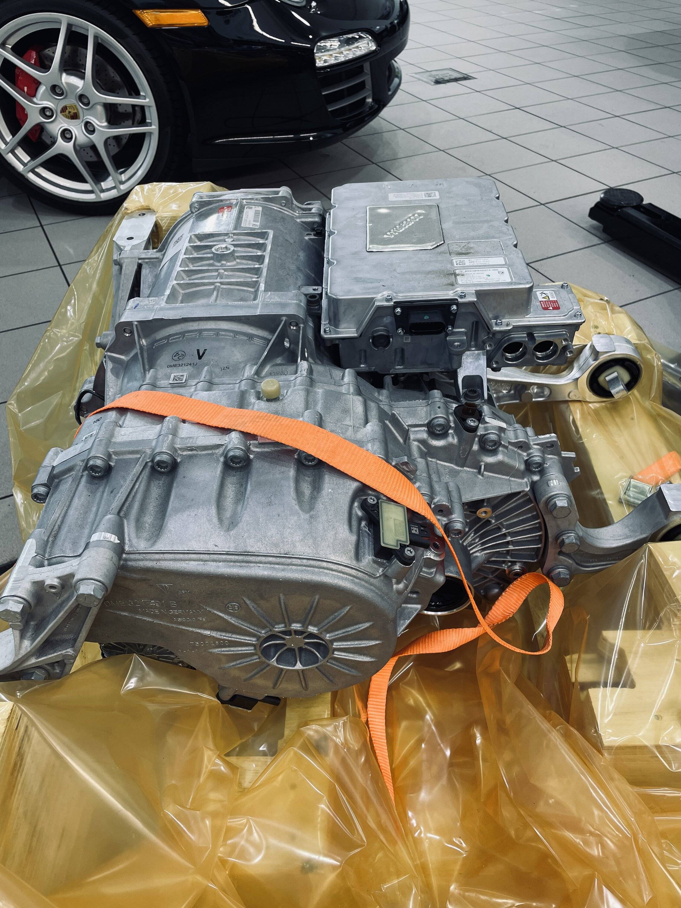 Porsche Taycan Any way to tell real-time which gear the Taycan is in? drive unit