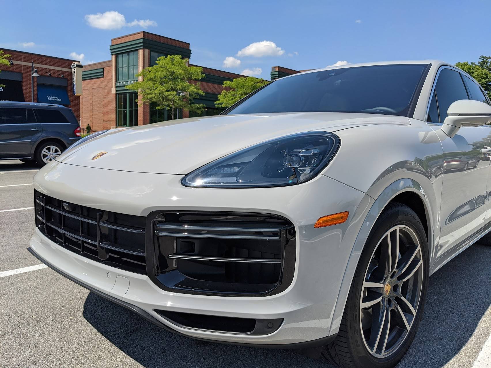 Porsche Taycan Question about PDLS+ headlights LED in Black