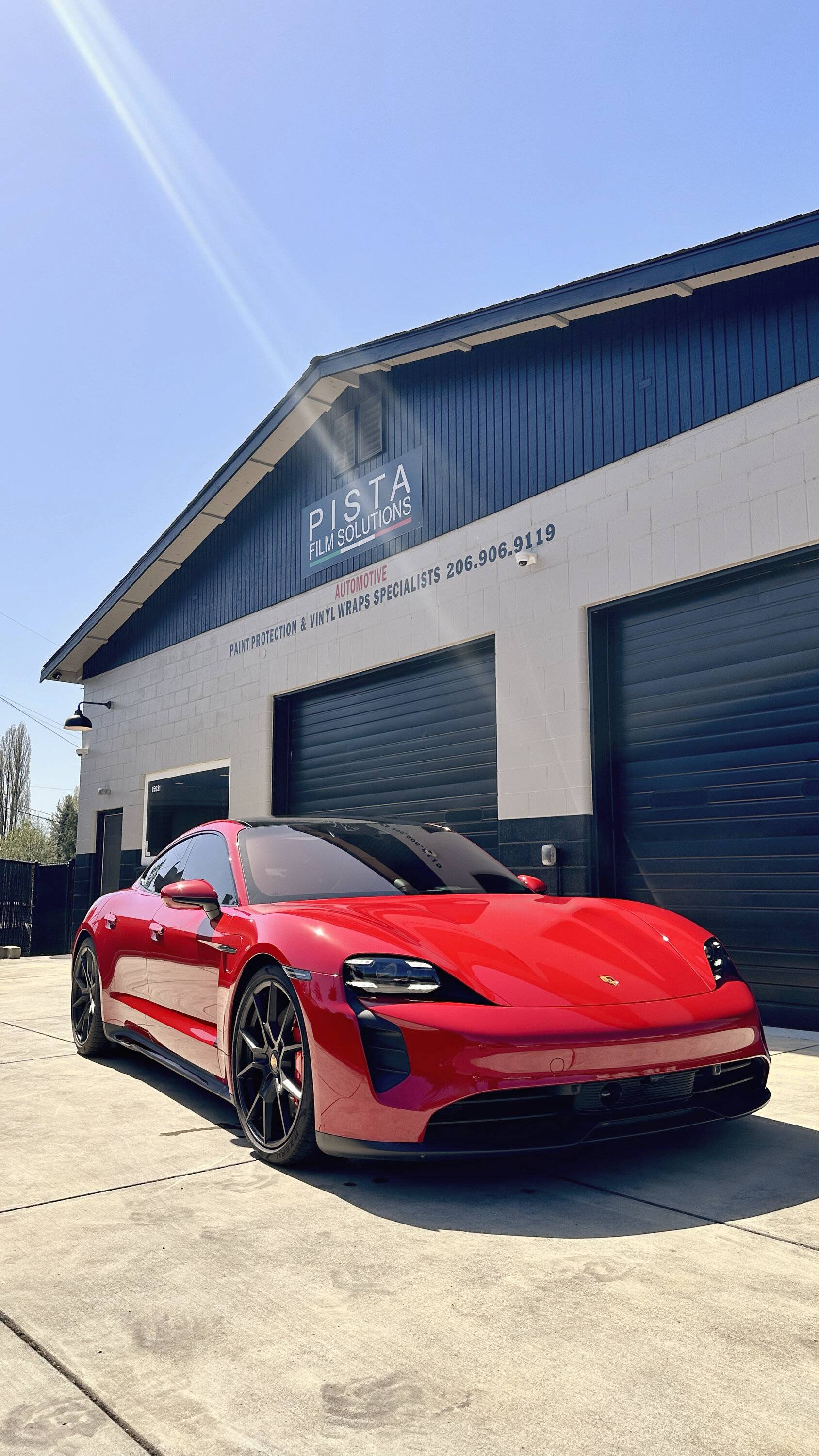 Porsche Taycan CARMINE RED Taycan Club IMG_4008