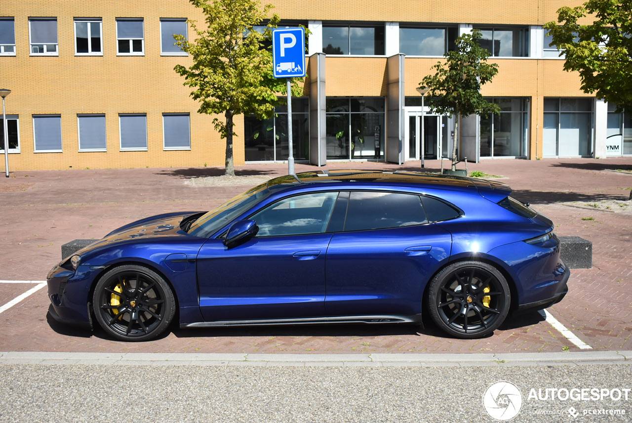 Porsche Taycan GENTIAN BLUE Taycan Club IMG_0158