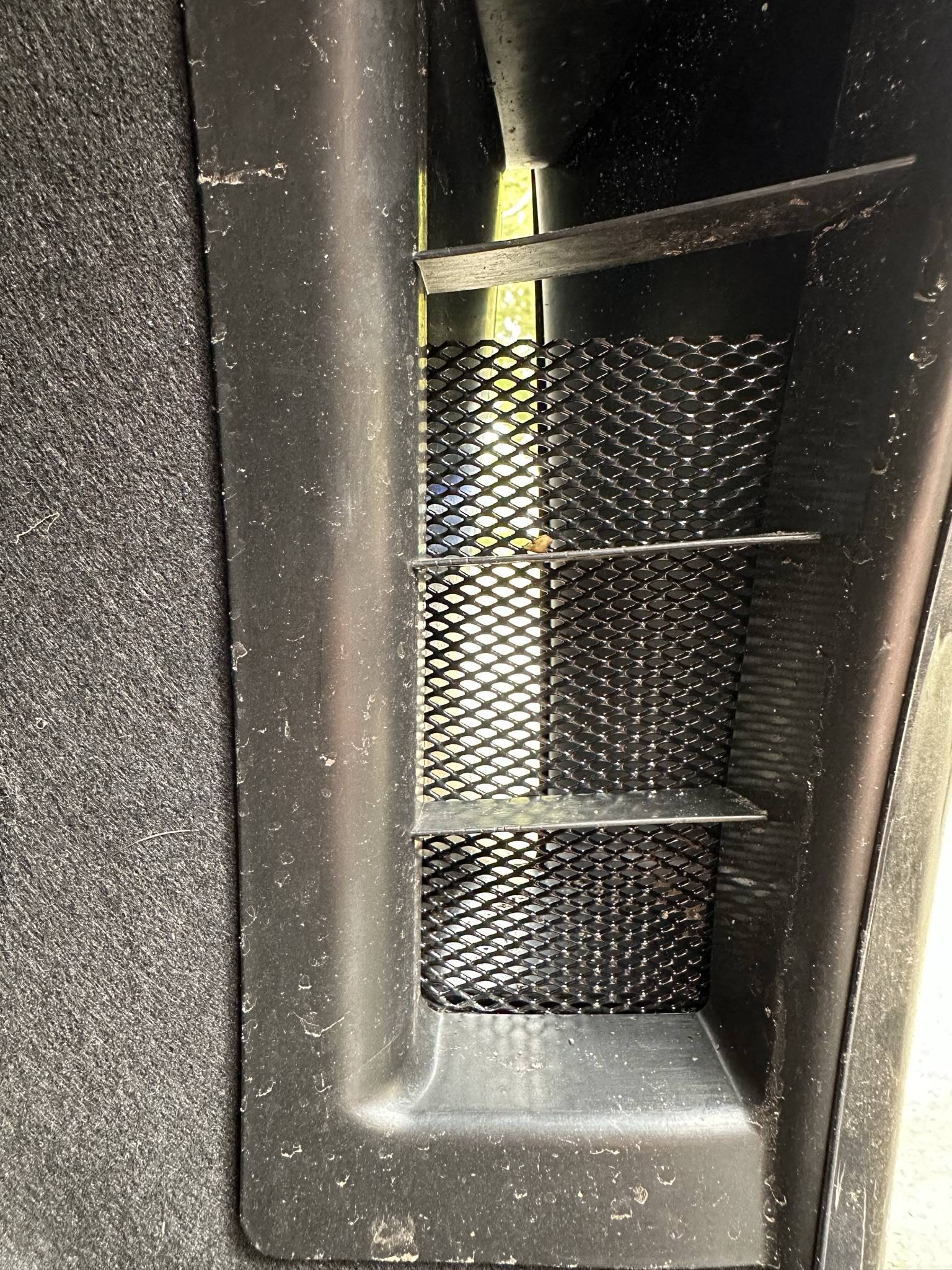 Porsche Taycan AIR CURTAIN/GRAVEL DEBRIS solution....... IMG_8676