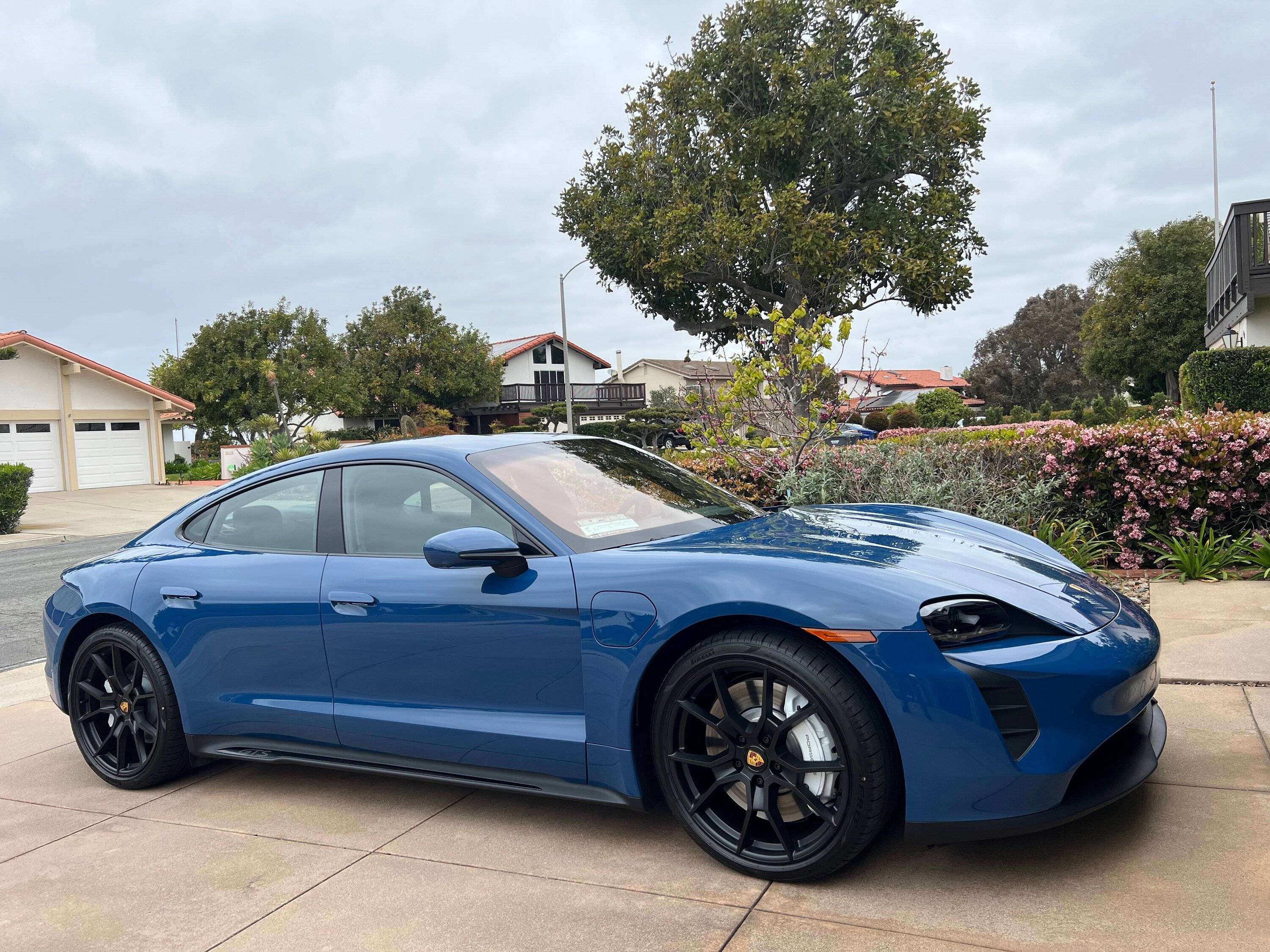 Porsche Taycan Taycan GTS ST Color Neptune GTS