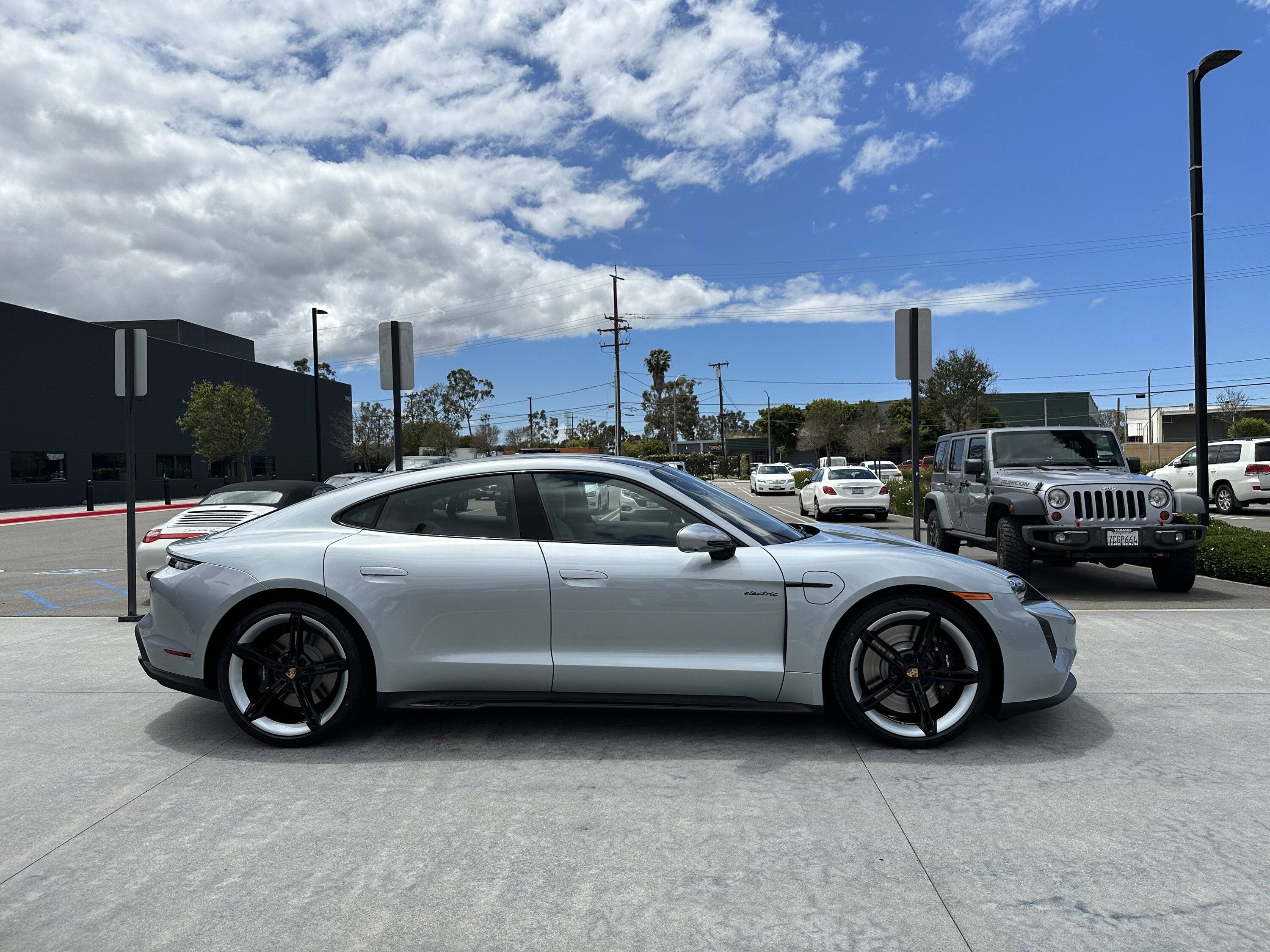 Porsche Taycan DOLOMITE SILVER Taycan Club IMG_5539.JPG