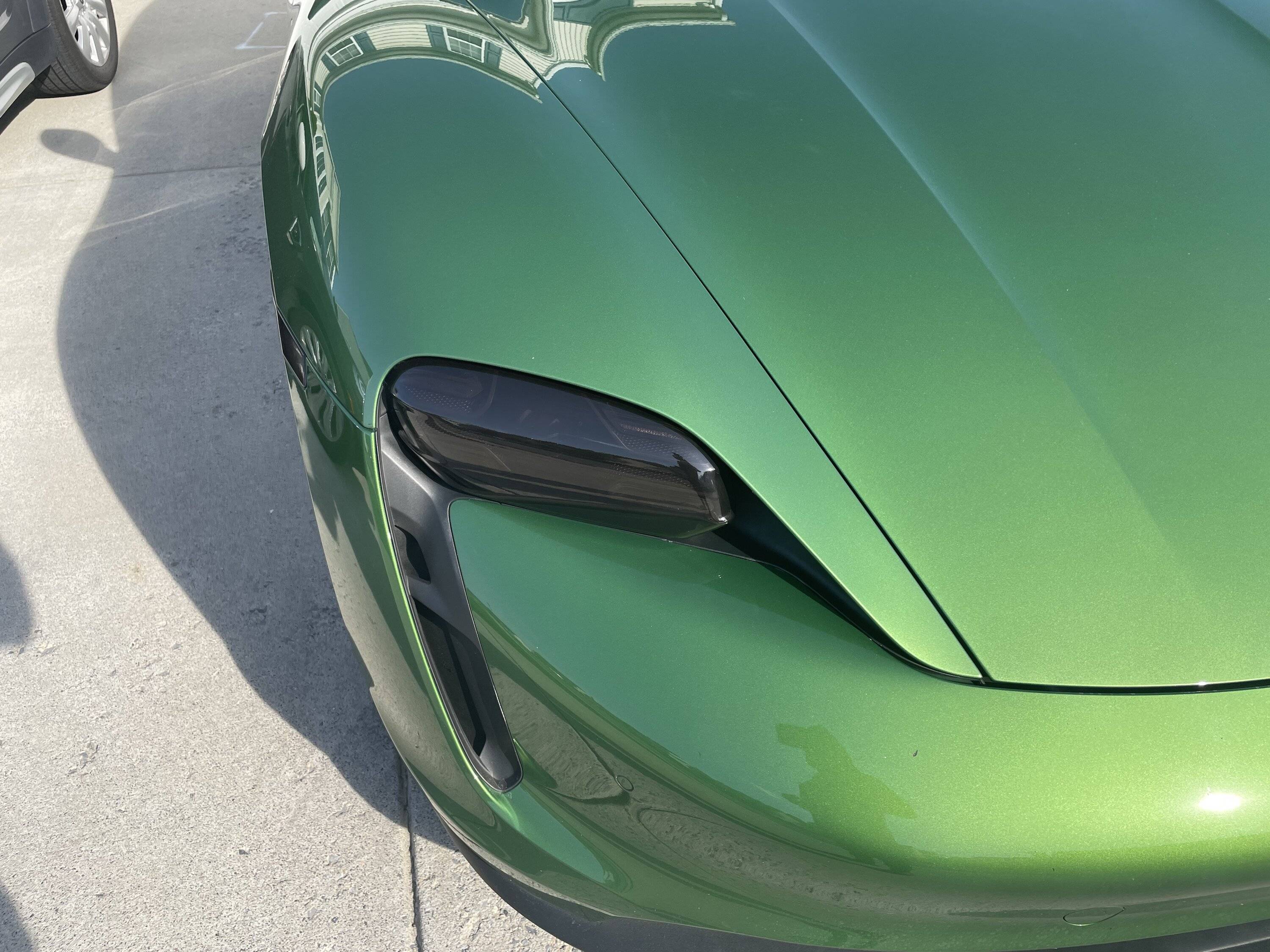 Porsche Taycan MAMBA GREEN Taycan Club AE2CB372-F247-4B4F-A2E0-60C396C5535F