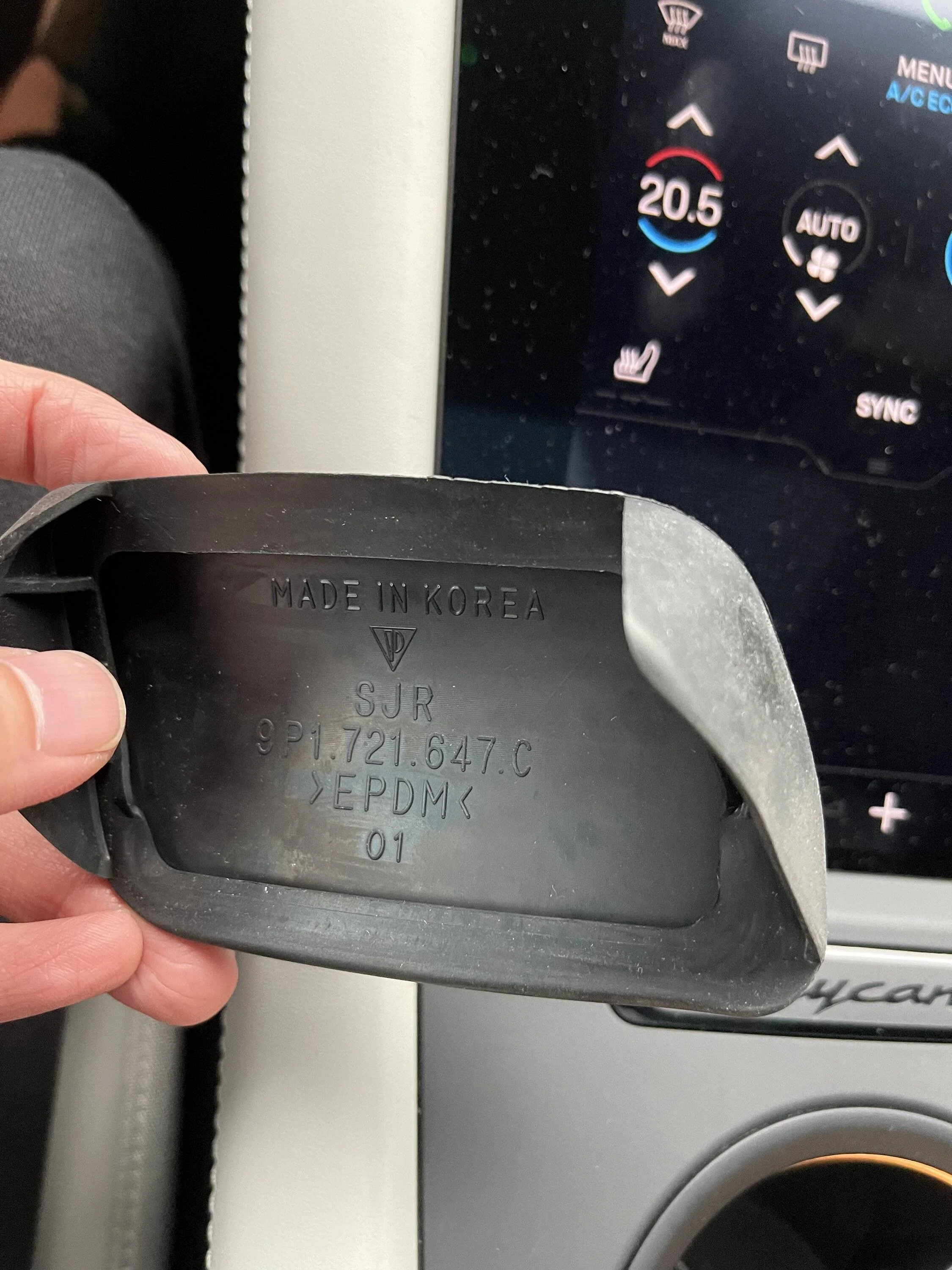 Porsche Taycan Rubber brake lever cover fell off, what now? 826C31D7-0A65-4F78-B5C9-97D063E84AE1