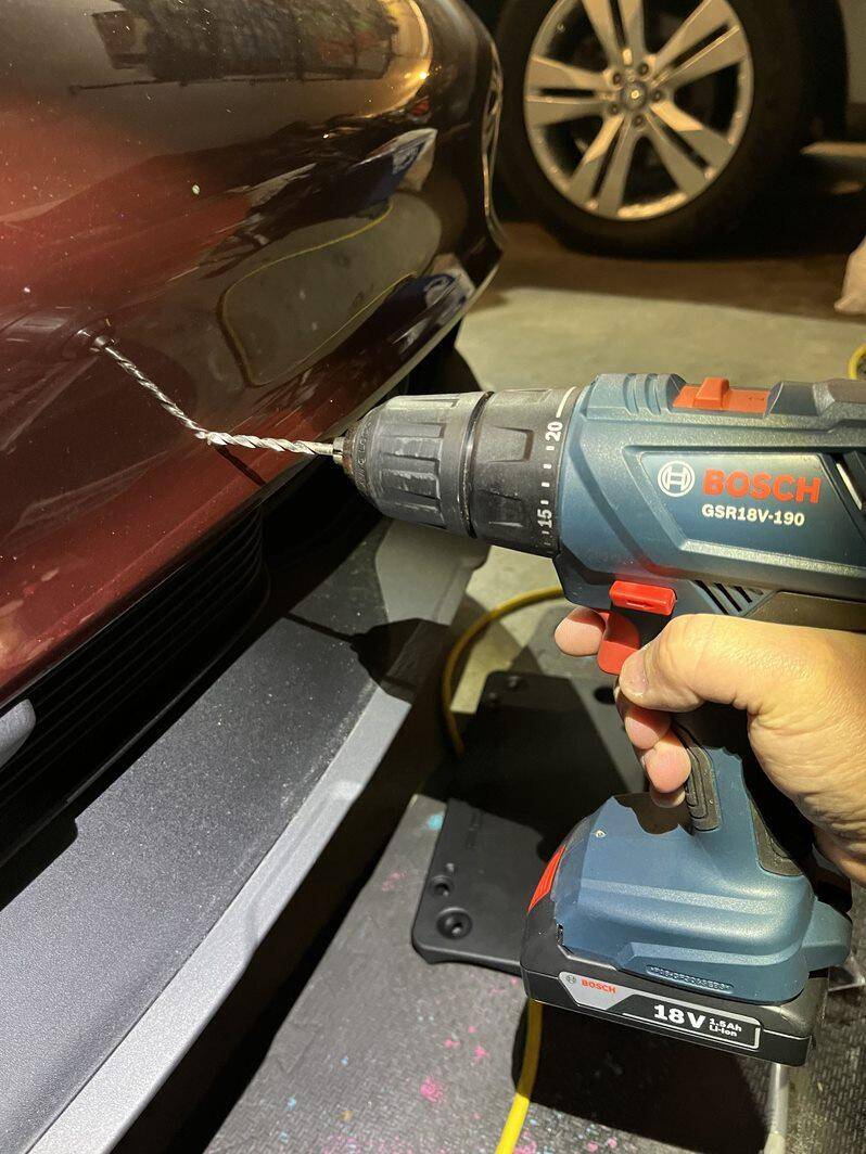 Porsche Taycan Dealing with the front license plate 1683742077336